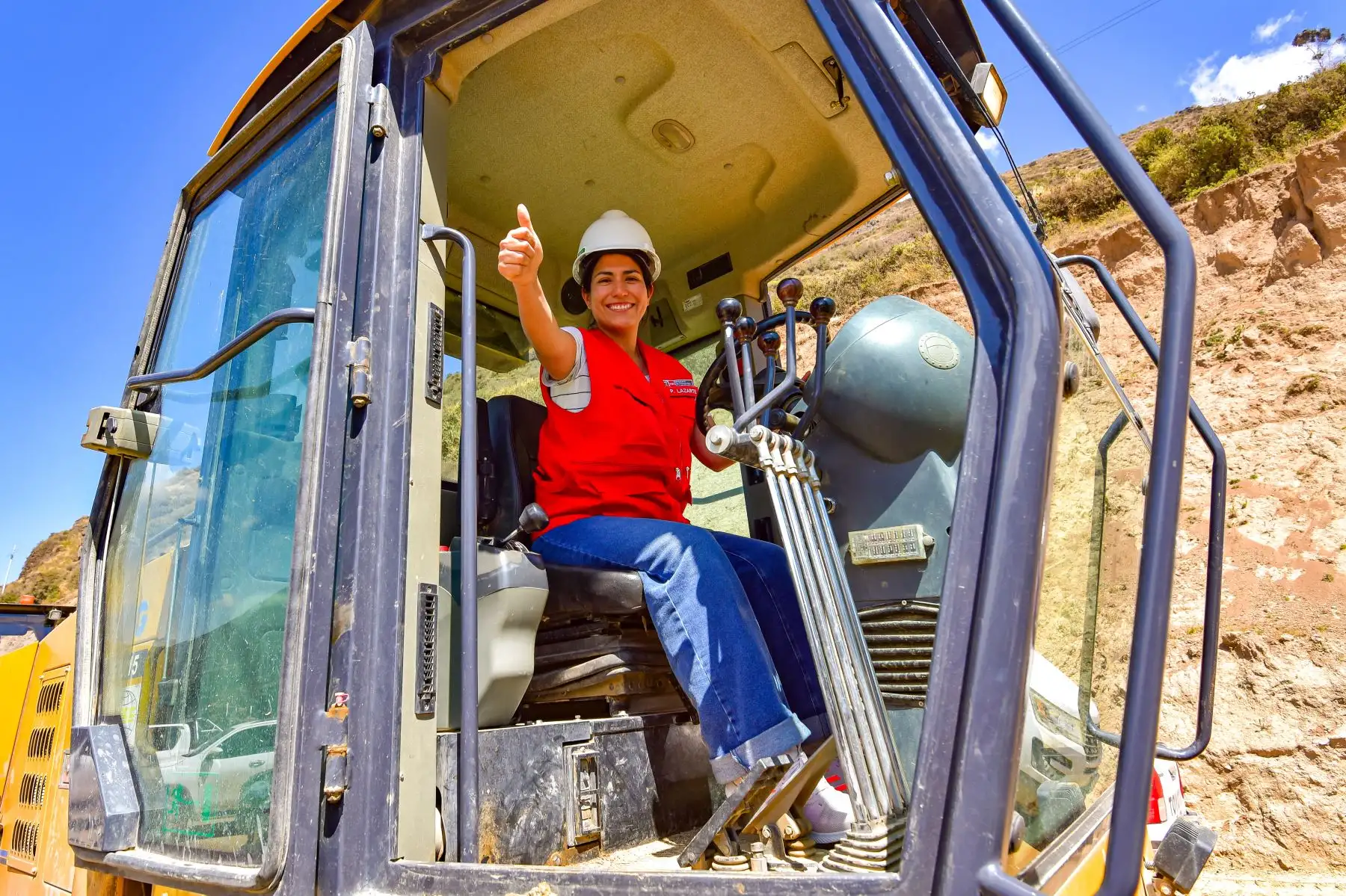 La ministra de Transportes y Comunicaciones, Paola Lazarte, supervisó los trabajos de mantenimiento y conservación que se están ejecutando en el corredor vial Huánuco-La Unión-Huallanca para acelerar esta obra que beneficiará a cerca de 300 mil habitantes de Huánuco y Áncash.
Foto: ANDINA/MTC