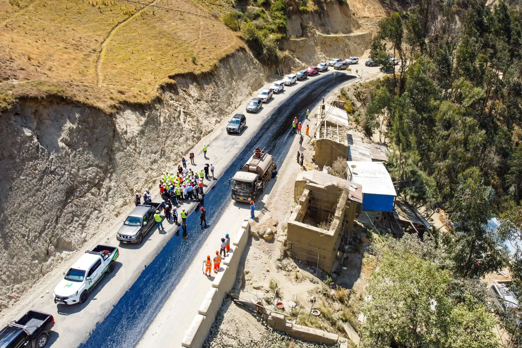 La ministra de Transportes y Comunicaciones, Paola Lazarte, supervisó los trabajos de mantenimiento y conservación que se están ejecutando en el corredor vial Huánuco-La Unión-Huallanca para acelerar esta obra que beneficiará a cerca de 300 mil habitantes de Huánuco y Áncash.
Foto: ANDINA/MTC