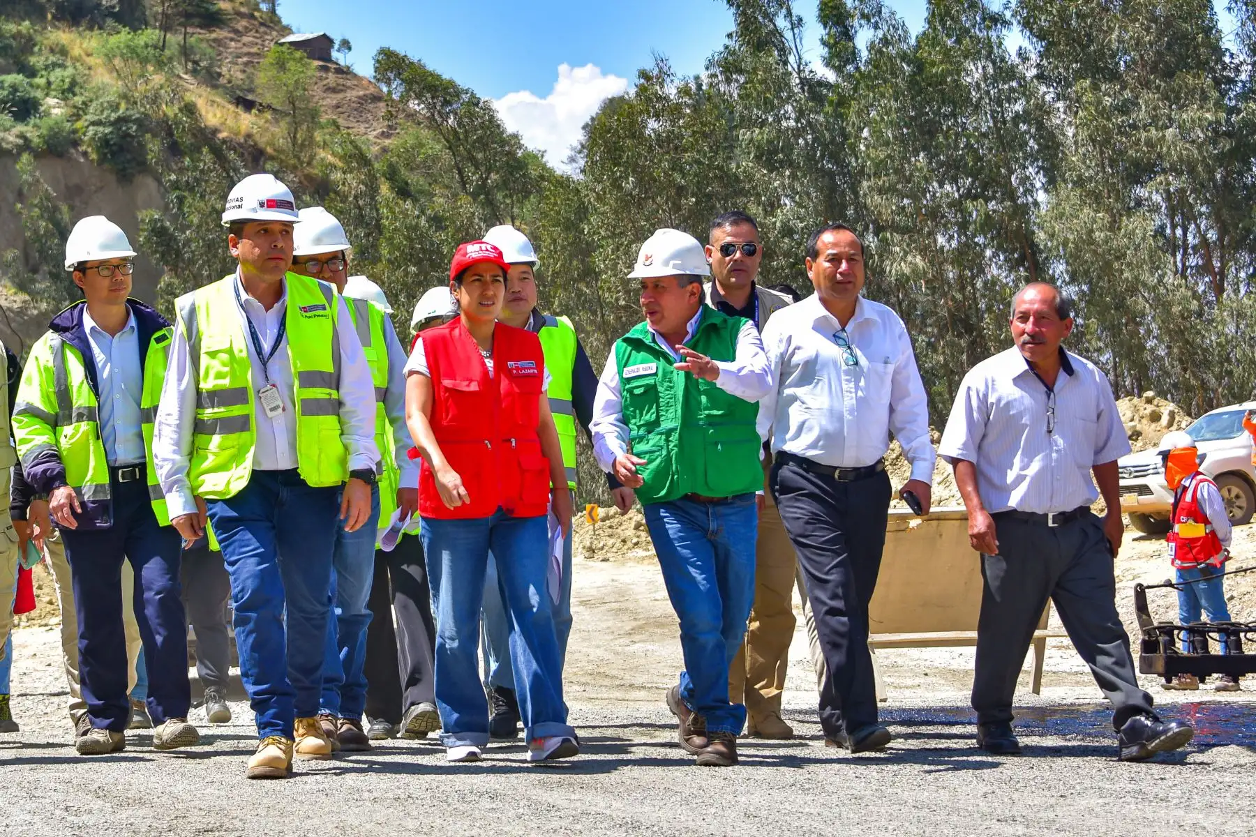 La ministra de Transportes y Comunicaciones, Paola Lazarte, supervisó los trabajos de mantenimiento y conservación que se están ejecutando en el corredor vial Huánuco-La Unión-Huallanca para acelerar esta obra que beneficiará a cerca de 300 mil habitantes de Huánuco y Áncash.
Foto: ANDINA/MTC