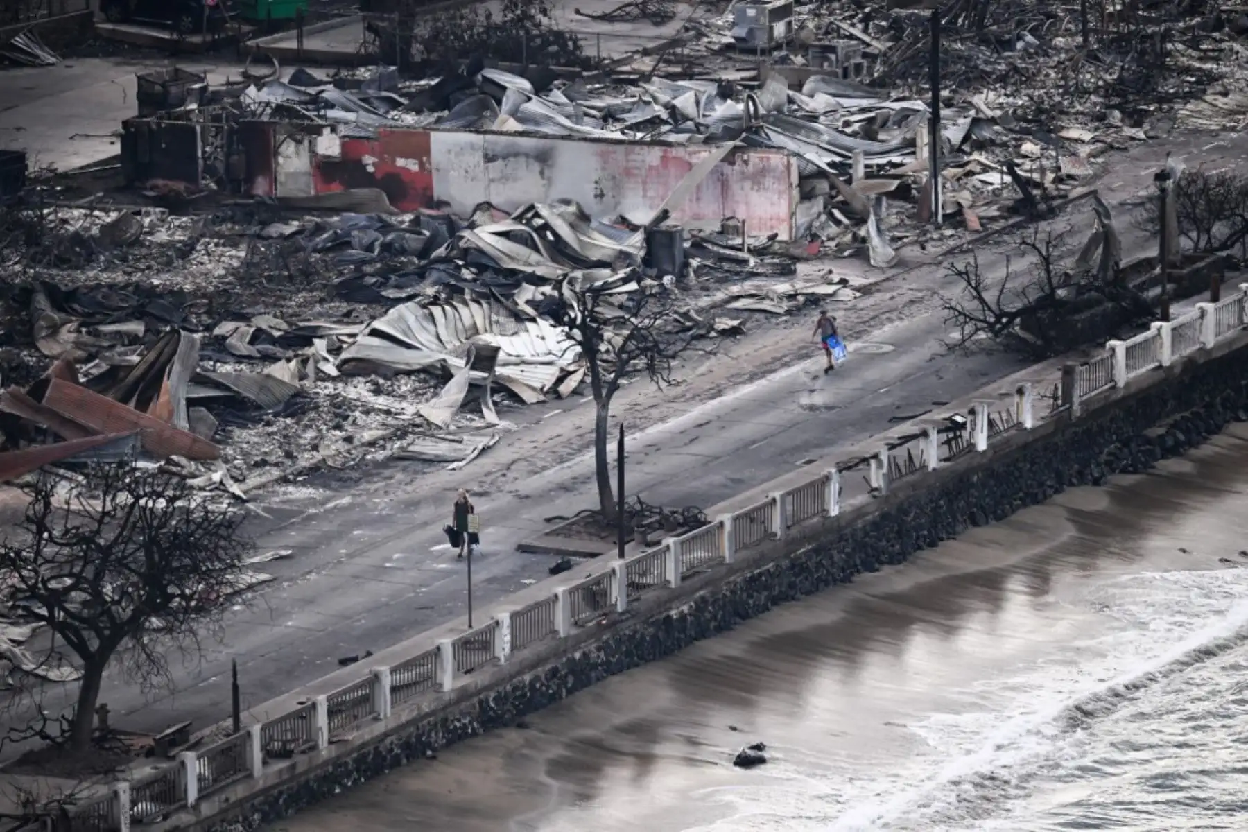 Lahaina, un pueblo de unos 12.000 habitantes en el noroeste de Maui, ha sido el más afectado. Foto: AFP