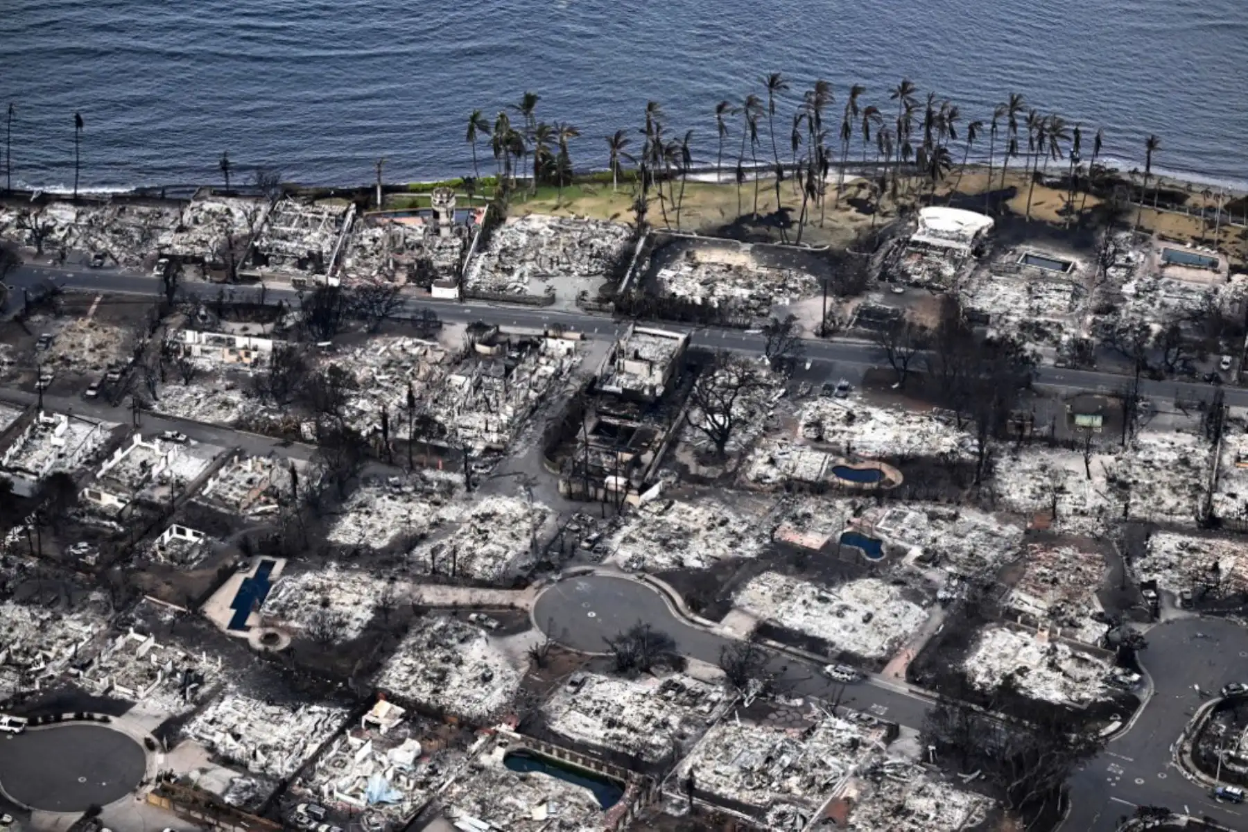 Lahaina, un pueblo de unos 12.000 habitantes en el noroeste de Maui, ha sido el más afectado. Foto: AFP