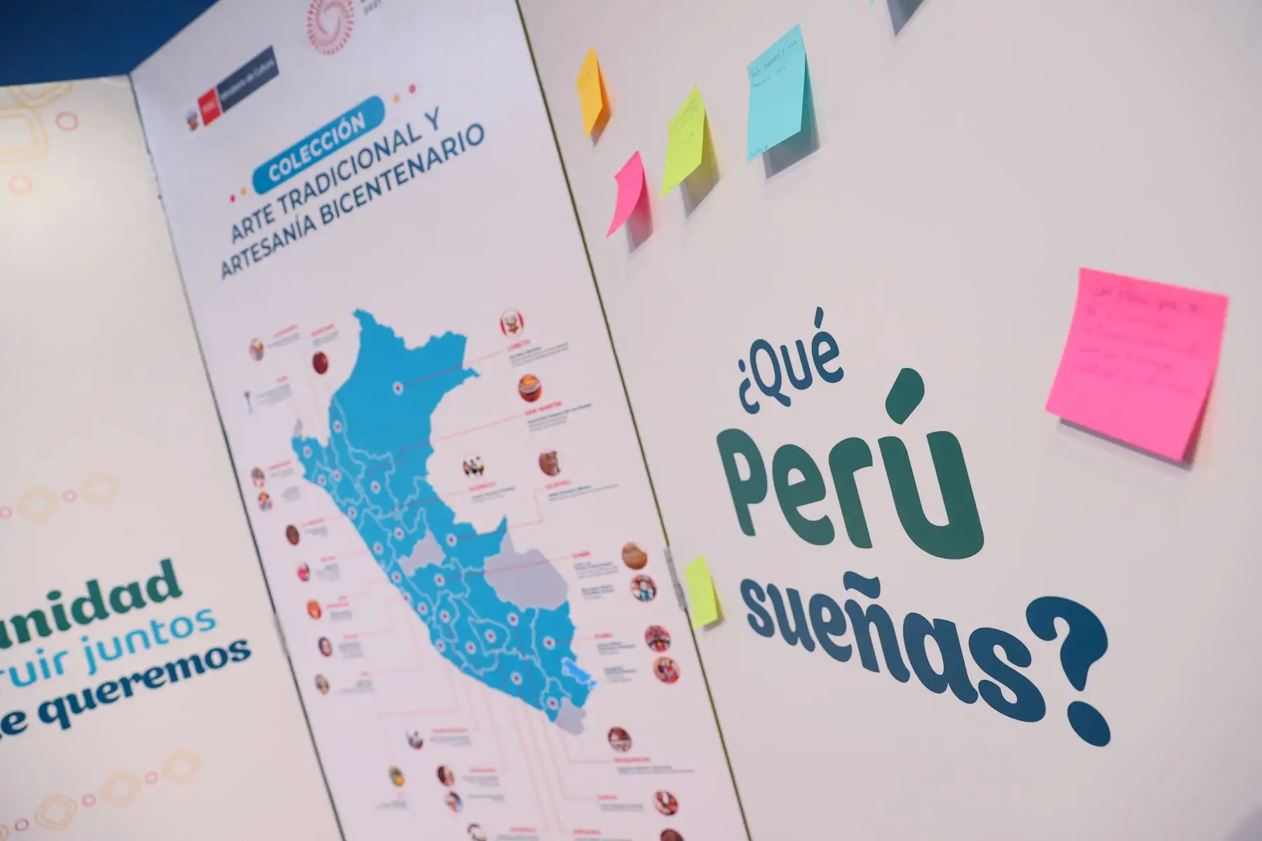 Esta colección es el resultado de la selección a nivel nacional de manifestaciones culturales de 22 regiones y quedará como legado del Bicentenario 2024. La muestra busca promover la reflexión sobre el país que queremos contruir a partir del reconocimiento de la diversidad e identidad.
Foto: ANDINA/Andrés Valle