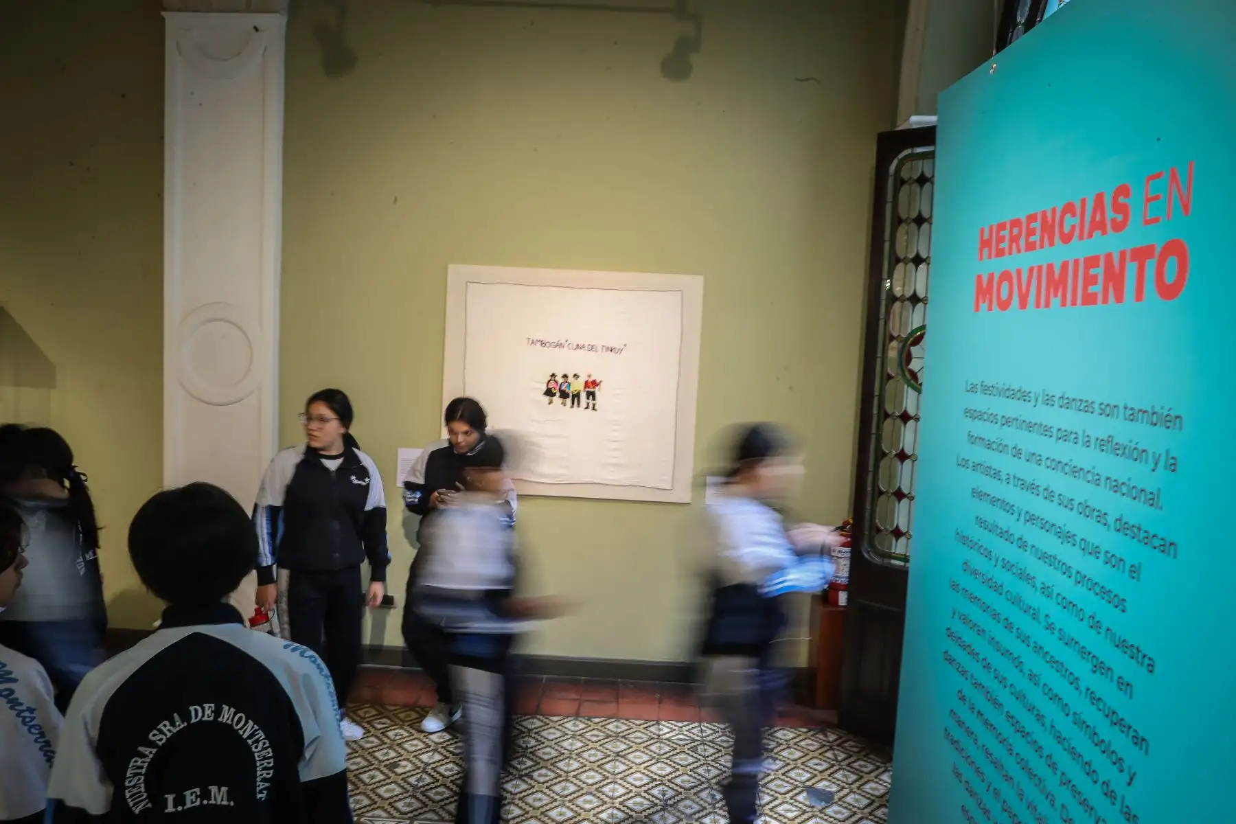 Esta colección es el resultado de la selección a nivel nacional de manifestaciones culturales de 22 regiones y quedará como legado del Bicentenario 2024. La muestra busca promover la reflexión sobre el país que queremos contruir a partir del reconocimiento de la diversidad e identidad.
Foto: ANDINA/Andrés Valle