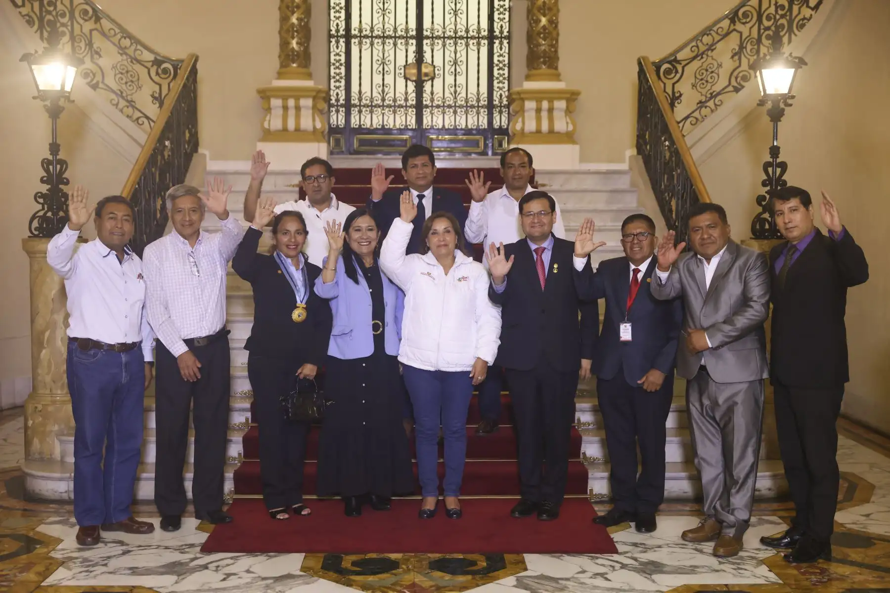 Presidenta Dina Ercilia Boluarte Zegarra sostiene reunión con gobernador regional y alcaldes de Lambayeque en Palacio de Gobierno. Foto: ANDINA/Prensa Presidencia