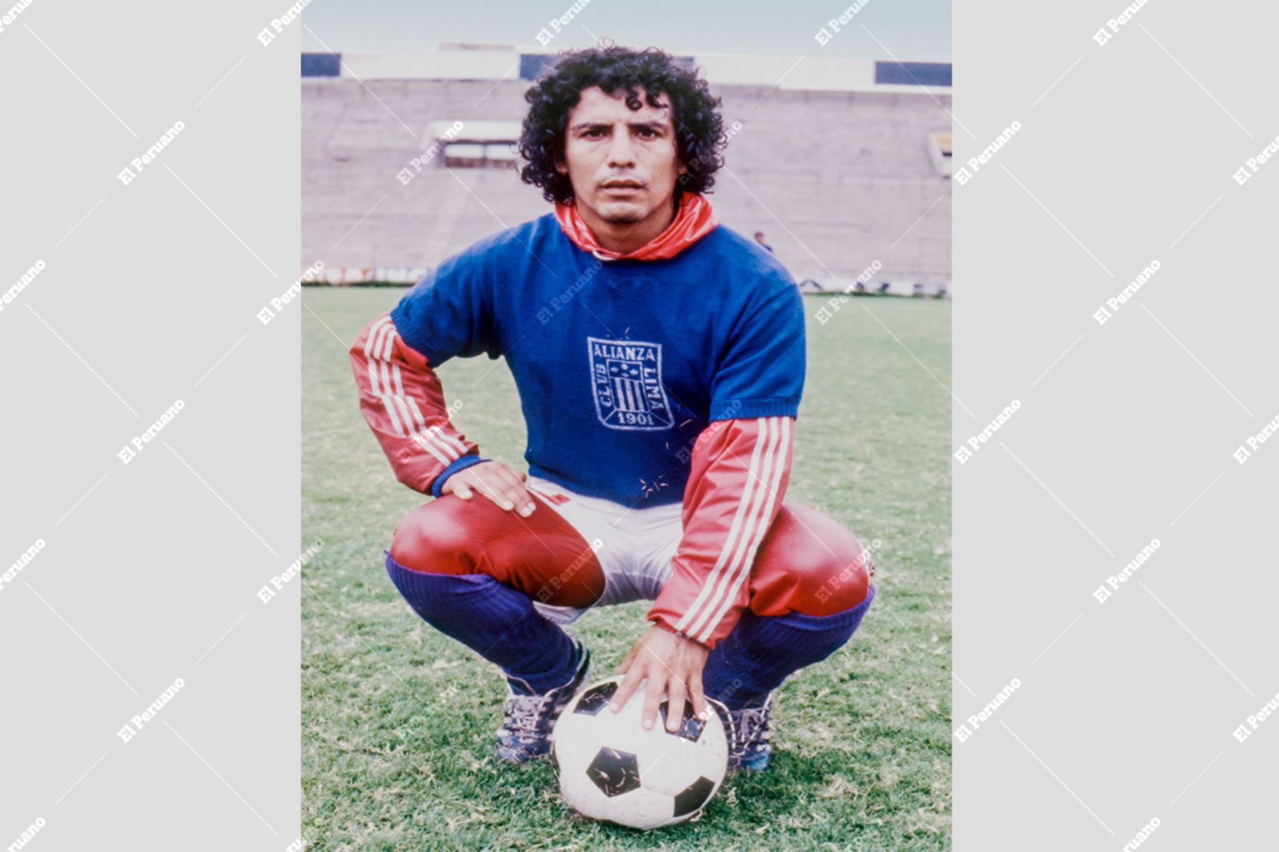 Lima - 4 mayo 1979 / Futbolista César Cueto en entrenamientos en el estadio de Alianza Lima. Foto: Archivo Histórico de El Peruano