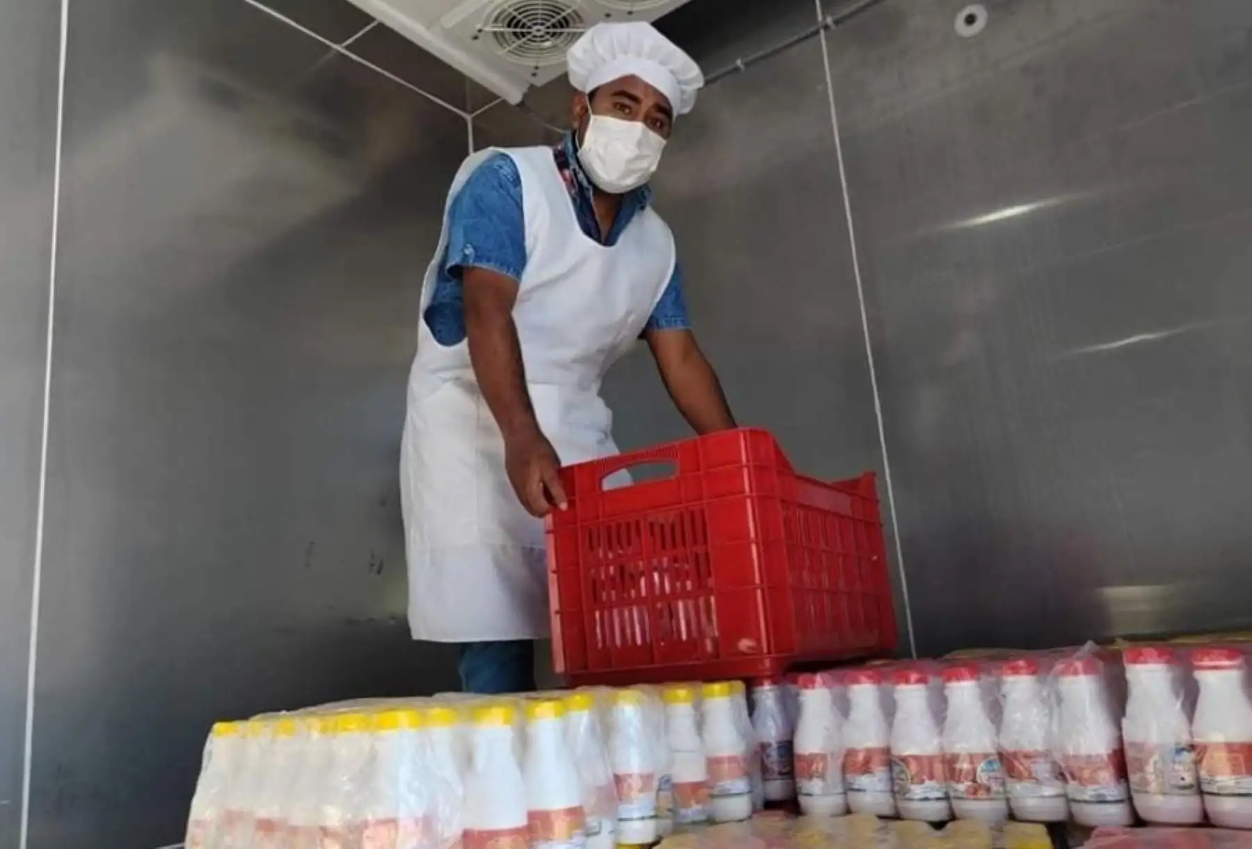 Con el objetivo de impulsar una producción innovadora a través del valor agregado, el CITEagroindustrial Majes viene trabajando de la mano con productores de leche para elaborar productos de calidad y de agradable sabor para su 
comercialización y distribución a los menores en edad escolar del programa Qali Warma.