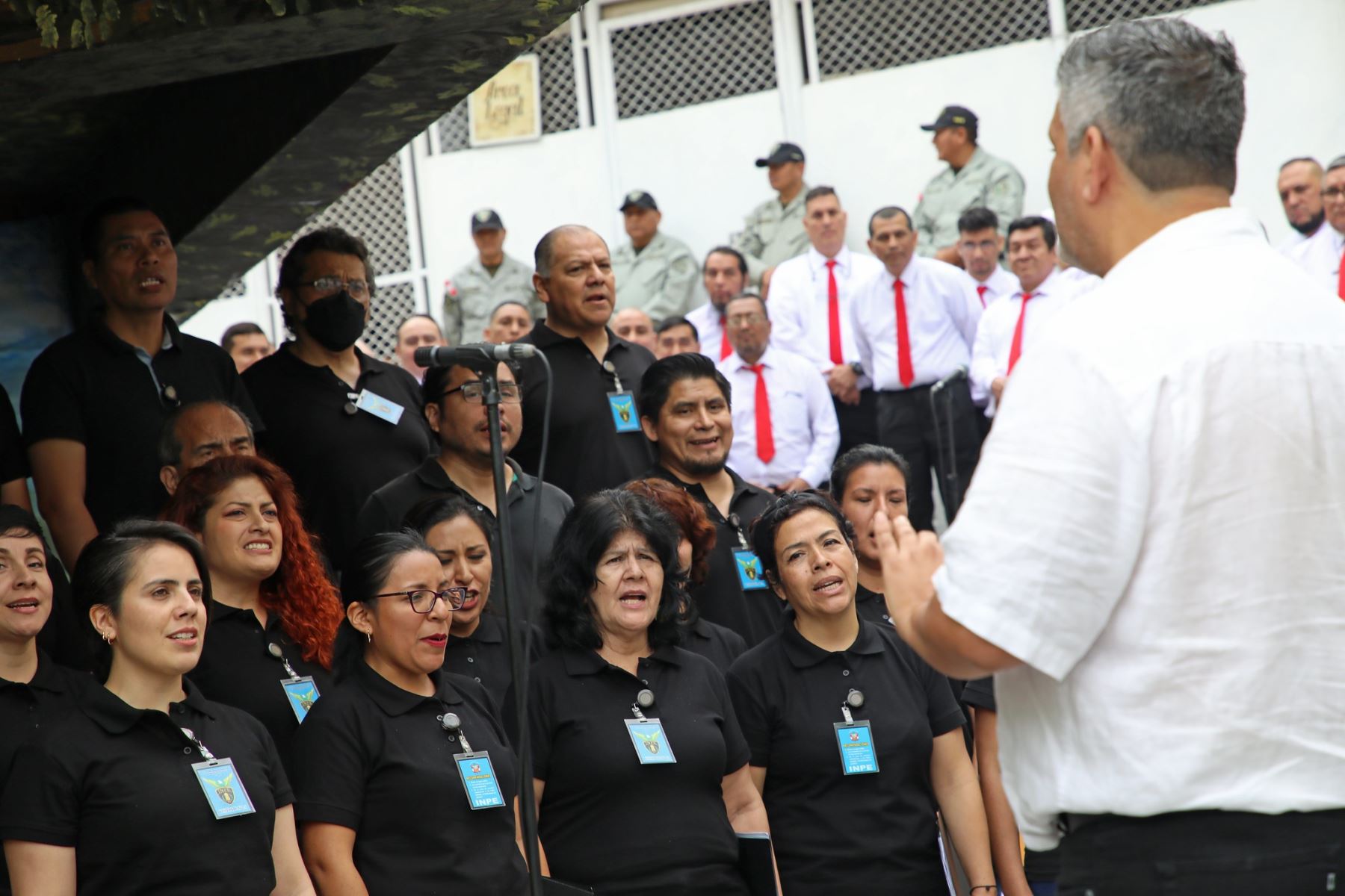El Coro Nacional junto al Coro del penal de Castro Castro. ANDINA/Difusión