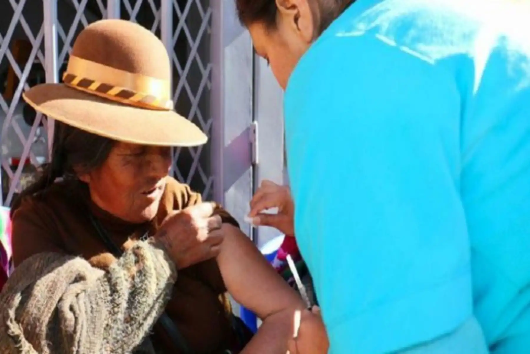 Minsa recuerda que las personas mayores de 60 años deben estar al día con las vacunas contra la influenza y neumococo.