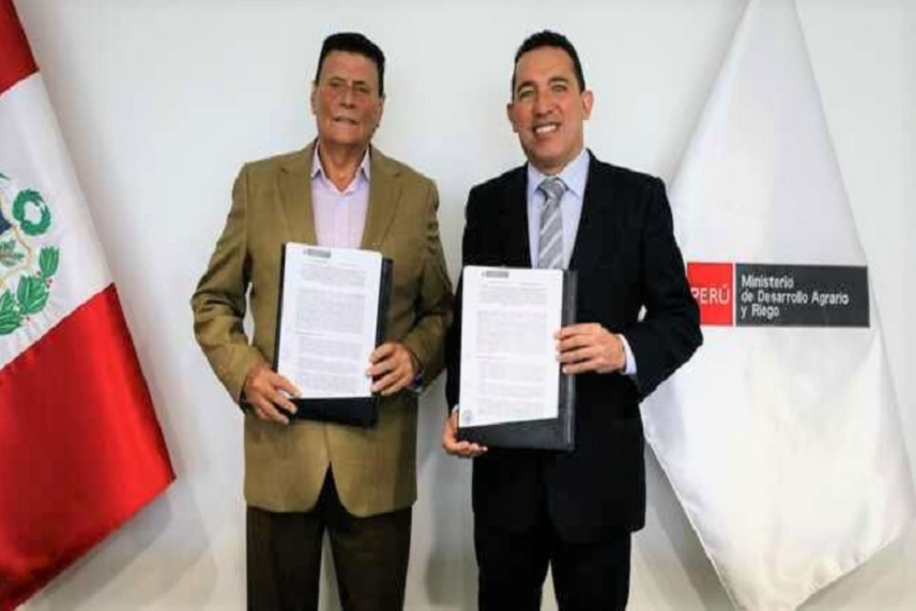 Midagri y Gore San Martín firman convenio para acelerar titulación de predios rurales