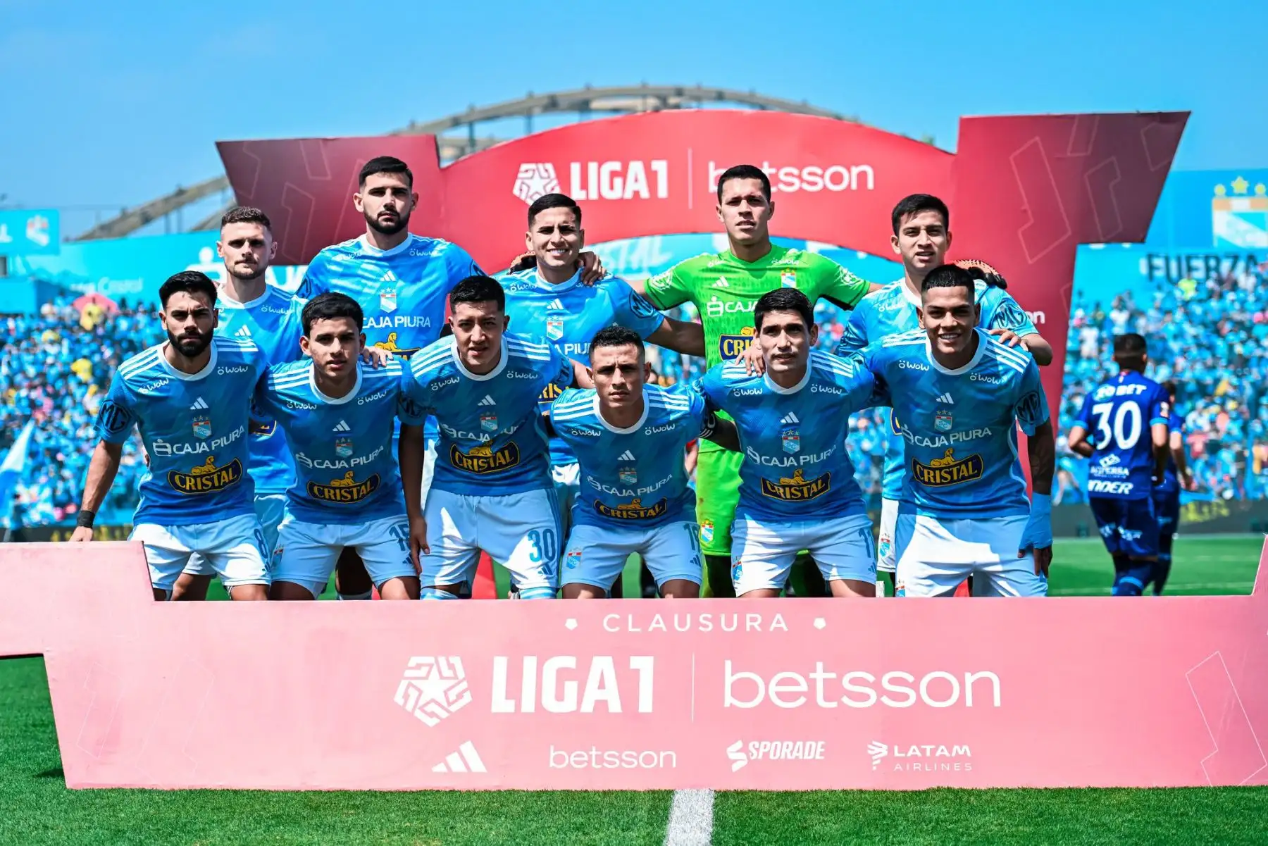Plantel del Sporting Cristal que gano 3-0 a Deportivo Garcilaso en el estadio Alberto Gallardo.

Foto: @ClubSCristal
