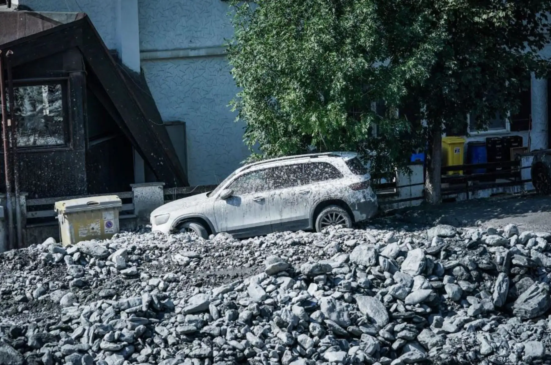 Una vista general de los daños en Bardonecchia, Italia, el 14 de agosto de 2023, el día después de que fuertes lluvias causaran deslizamientos de tierra en los Alpes italianos. Los equipos de rescate están buscando a posibles personas desaparecidas después de que un arroyo de montaña se desbordara el domingo. (deslizamiento de tierras, Italia)
Foto: EFE