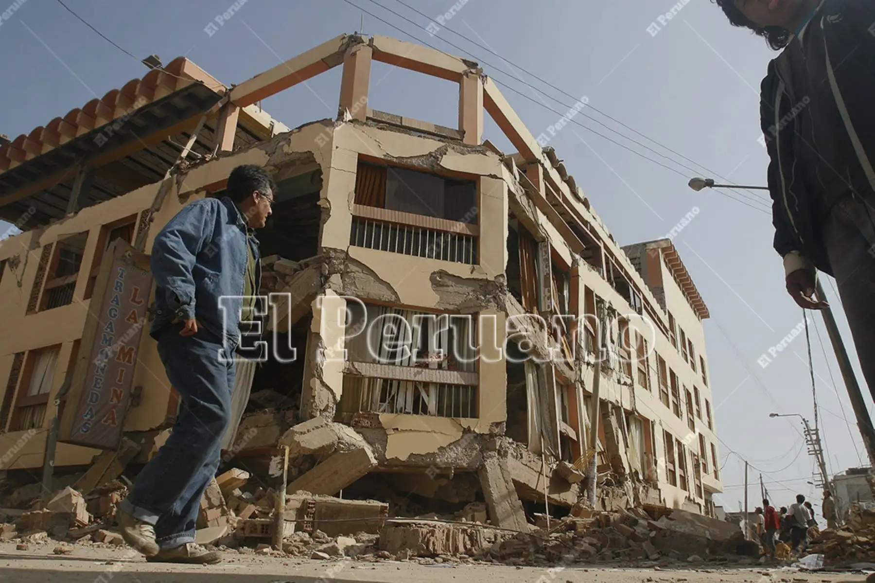 El desastre más devastador sufrido por el Perú en lo que va del siglo XXI aconteció el 15 de agosto de 2007. Las provincias de Pisco, Chincha, Ica y Cañete, en el departamento de Ica, fueron destruidas por un terremoto de magnitud 7.9.
 Foto: El Peruano / Alberto Orbegoso