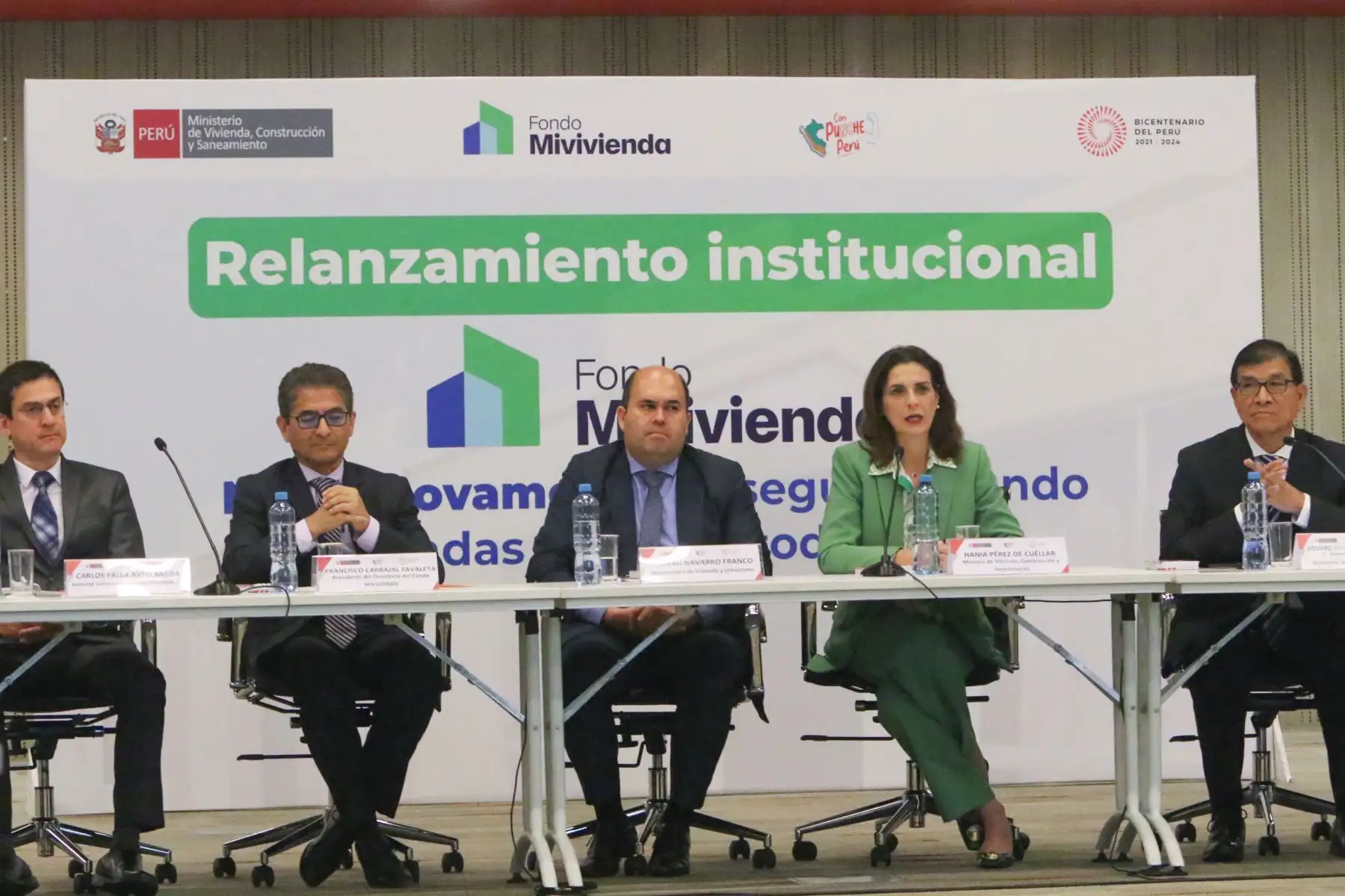 La ministra, Hania Pérez de Cuéllar, presidió la ceremonia de relanzamiento de el Fondo MIVIVIENDA S.A., que contemplará la renovación de su directorio, la implementación de una estrategia anticorrupción, un portafolio de nuevos productos, la transformación digital y una nueva imagen e identidad visual.
Foto: ANDINA/Héctor Vinces