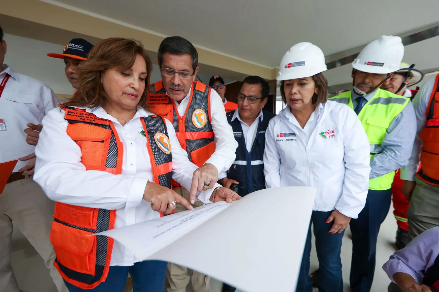 La presidenta de la República, Dina Boluarte, acompañada por el ministro de Defensa, Jorge Chávez, el ministro de Salud, César Vásquez y la ministra de la mujer Nancy Tolentino, participaron en el segundo Simulacro Nacional Multipeligro 2023. La mandataria acompañada por el ministro de Defensa Jorge Chávez Cresta, está participando desde el distrito de La Punta, Callao.
Foto: ANDINA/Presidencia Perú