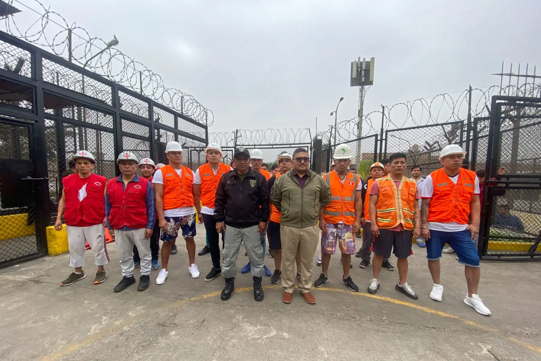 Internos del penal Miguel Castro Castro mostraron su preparación frente a posibles desastres. 68 establecimientos penitenciarios a nivel nacional participaron del simulacro.
Foto: ANDINA/INPE