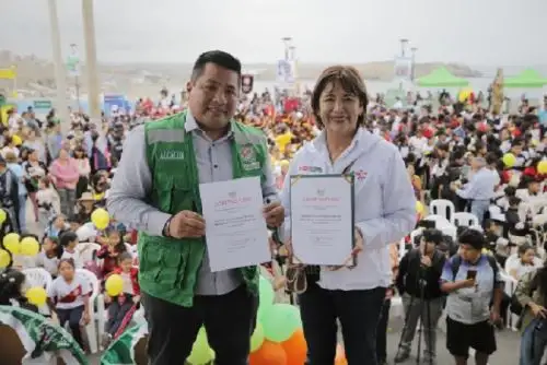 La fima de compromiso del municipio de Barranca contó con la presencia de la titular del Mimp, Nancy Tolentino; y del alcalde Luis Ueno.