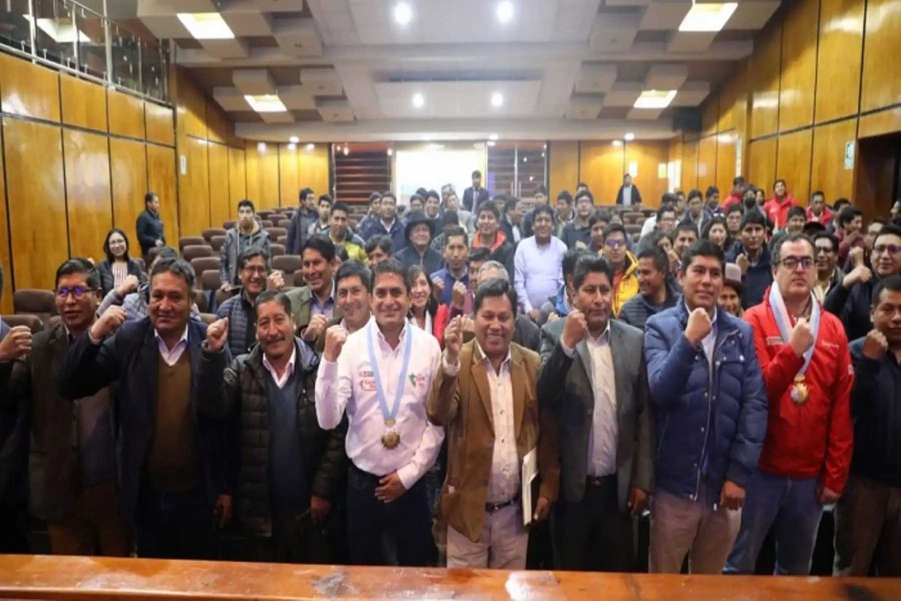 El programa de empleo temporal Llamkasun Perú intervendrá en el 100 % de municipios de la región Puno.
