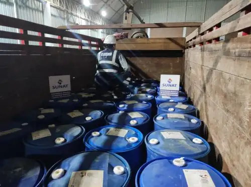 La Sunat incautó más de nueve toneladas de insumos químicos que podrían utilizar en la elaboración de drogas. La intervención se produjo en Tingo María, región Huánuco. ANDINA/Difusión