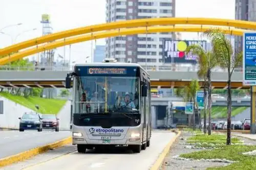 Conoce los desvíos en el transporte público durante el último recorrido procesional del Señor de los Milagros. Foto: ANDINA/Ricardo Cuba
