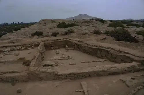 Investigadores del Programa Arqueológico Chicama  de la Universidad de San Marcos descubrieron un muro monumental y un n espacio de preparación de élite mochica en el sitio arqueológico Licapa II. Foto: Programa Arqueológico Chicama