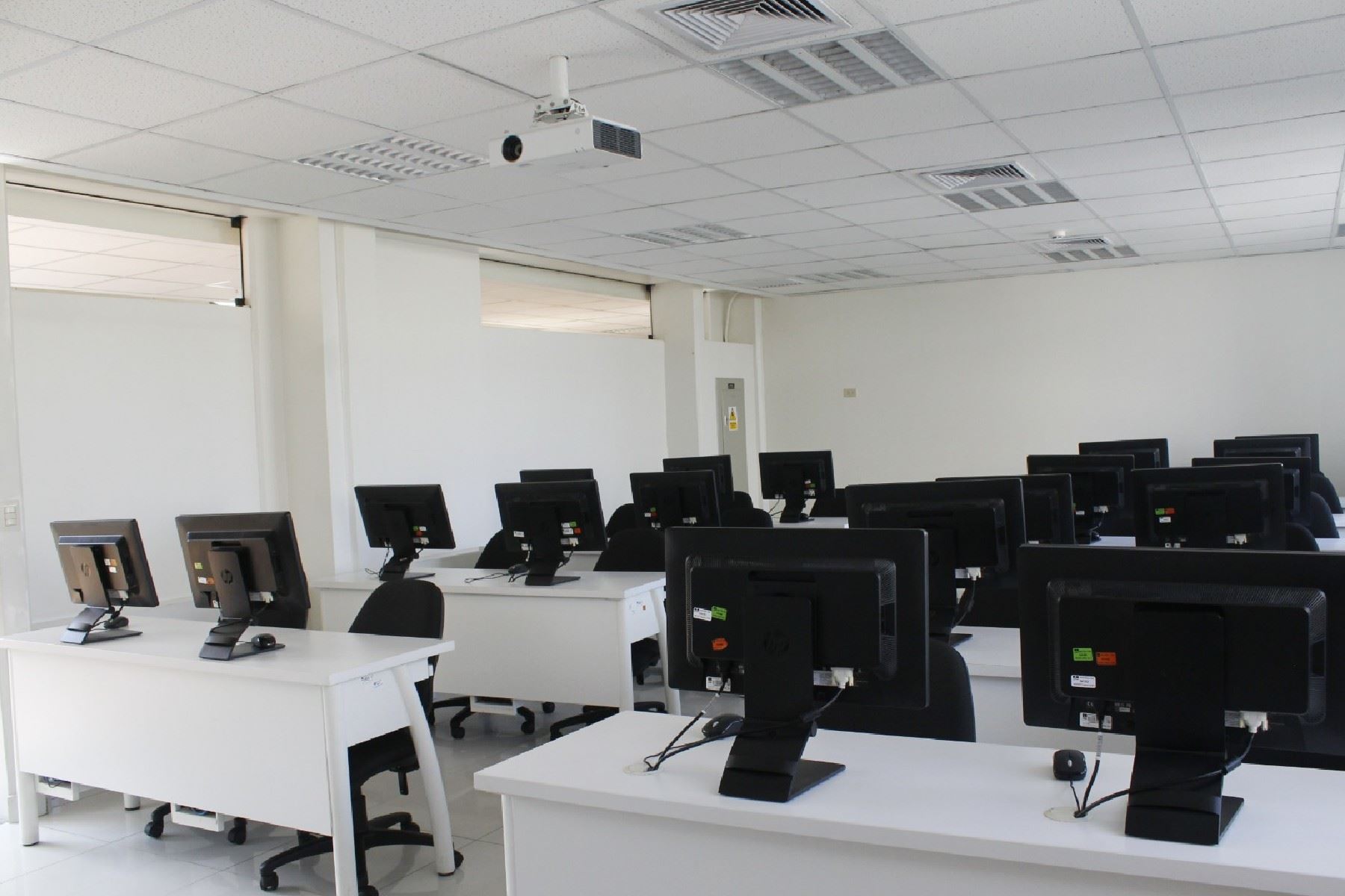 Los laboratorios de ciberguerra serán utilizados por los estudiantes de la carrera de Ingeniería de la Ciberseguridad de la Universidad Nacional de Ingeniería e Inictel.