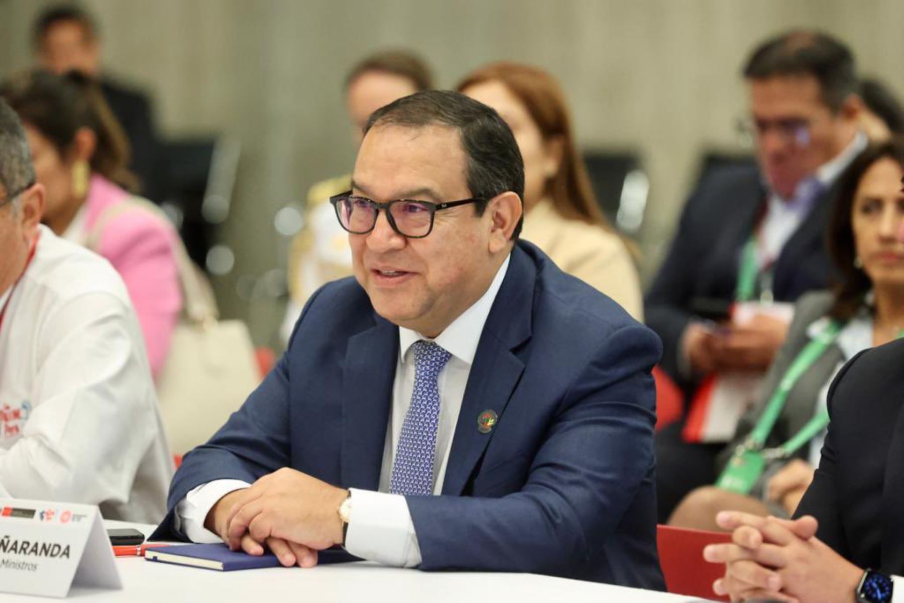 Premier Otárola sostuvo reuniones con gobernadores de Loreto, Ayacucho, Cusco y Junín