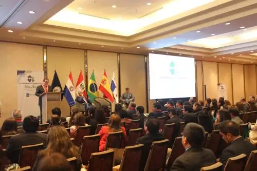 INTERNET/Medios