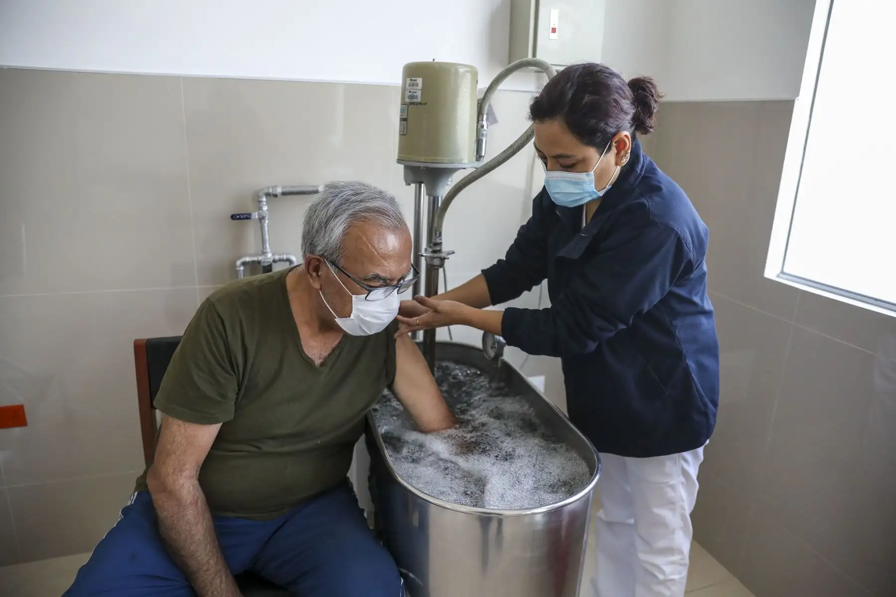 EsSalud inaugura moderno centro de rehabilitación física que brinda terapias oncológicas en Tacna. Foto: Essalud