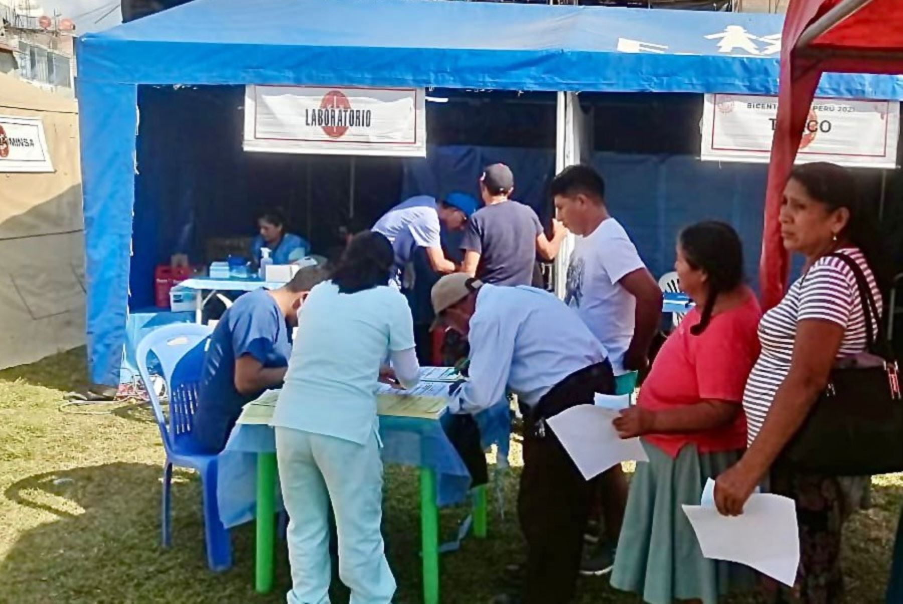 El Ministerio de Salud, a través de la Dirección General de Operaciones en Salud (DGOS), participa de la campaña cívica multisectorial en la región de Ayacucho con el objetivo de mejorar la condición de salud y la 
presencia de los servicios del Estado en los pobladores del Valle de los ríos Apurímac, Ene y Mantaro (Vraem).