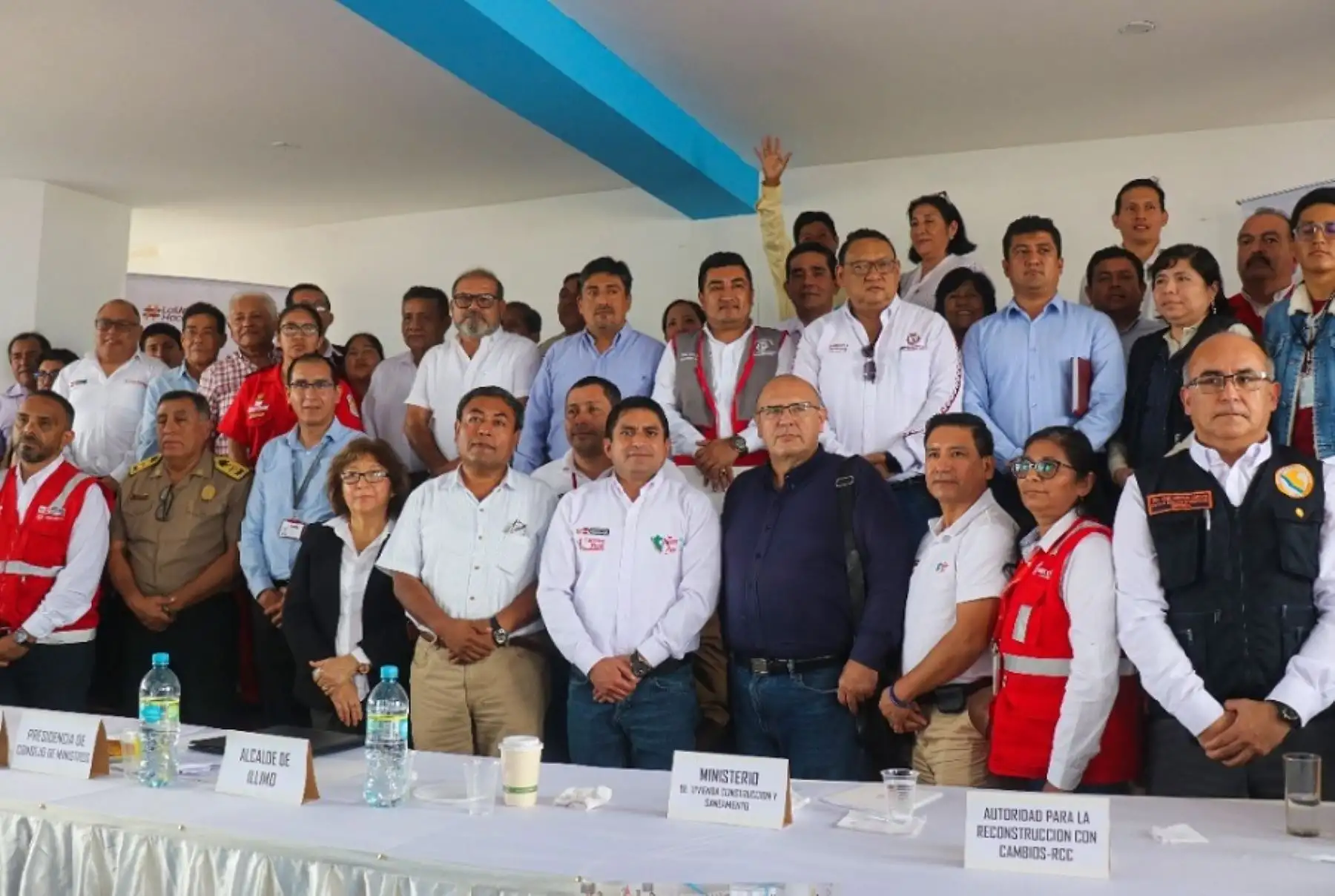 Durante su participación en la Mesa Multisectorial Descentralizada, realizada en la localidad de Íllimo, el programa Llamkasum Perú del Ministerio de Trabajo y Promoción del Empleo, firmó acuerdos con autoridades de la región Lambayeque para el financiamiento de cuatro actividades de intervención inmediata en favor de la población más vulnerable de esa zona del país.