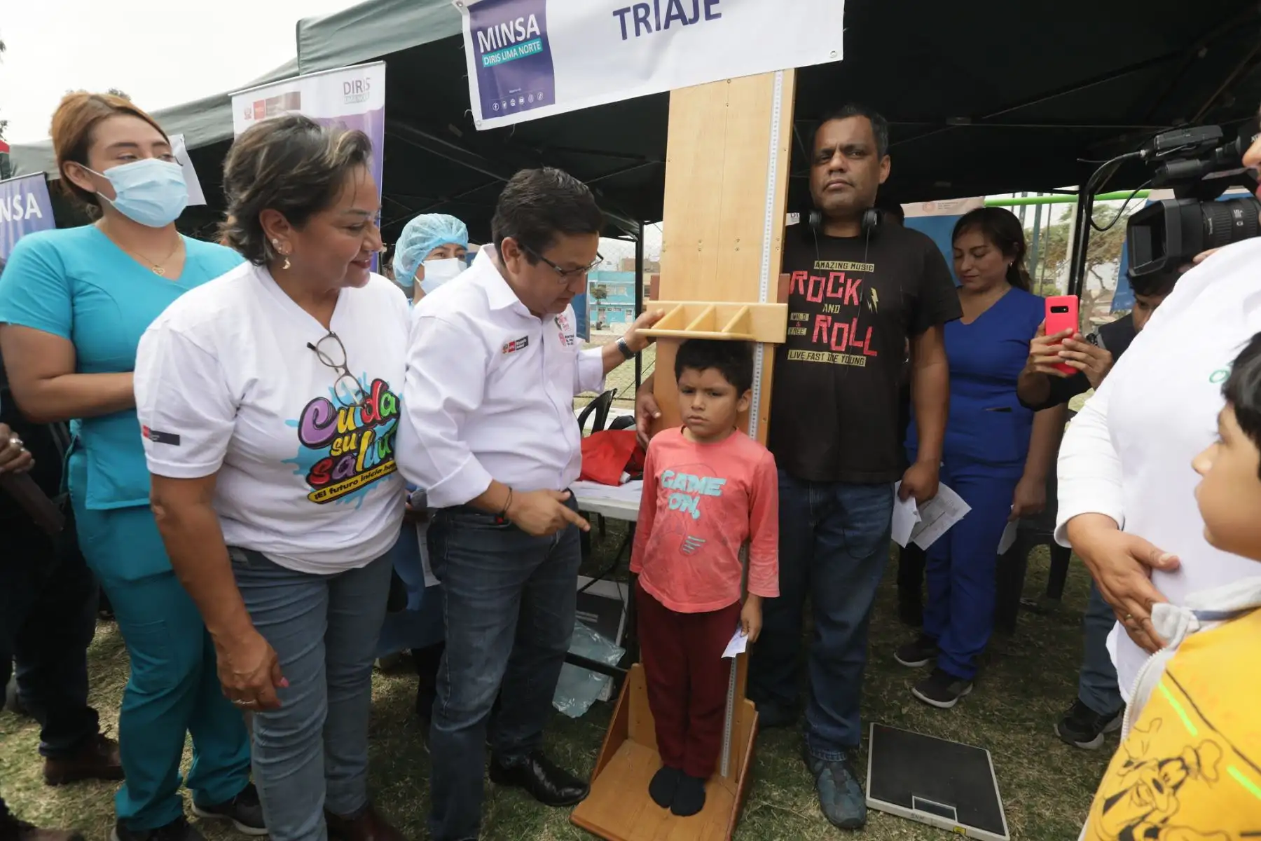 El ministro de Salud participó en una campaña para los niños en Los Olivos. ANDINA/Difusión