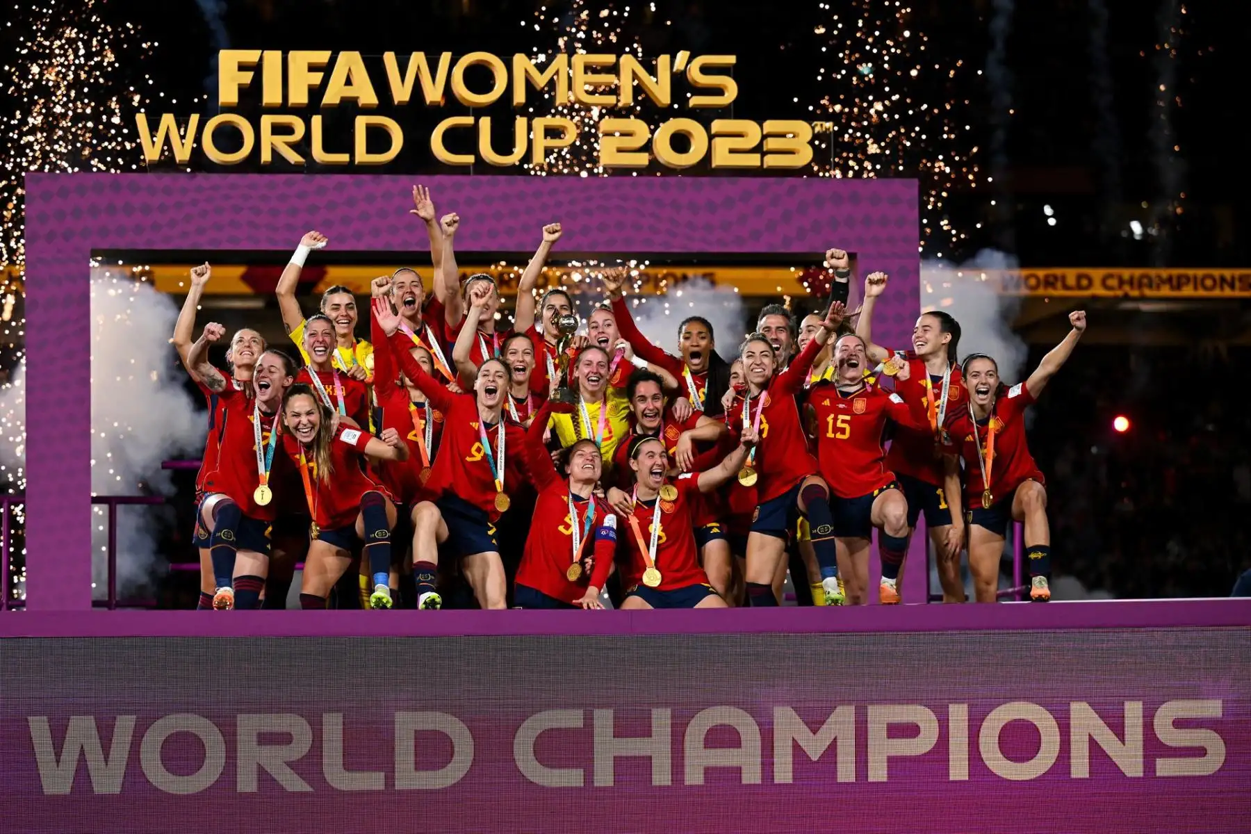 El equipo de España celebra con el trofeo del ganador después de ganar el partido de fútbol final de la Copa Mundial Femenina de la FIFA 2023 entre España e Inglaterra en el Estadio Australia en Sydney, Australia, el 20 de agosto de 2023. (Mundial de Fútbol, ​​España)
Foto: EFE