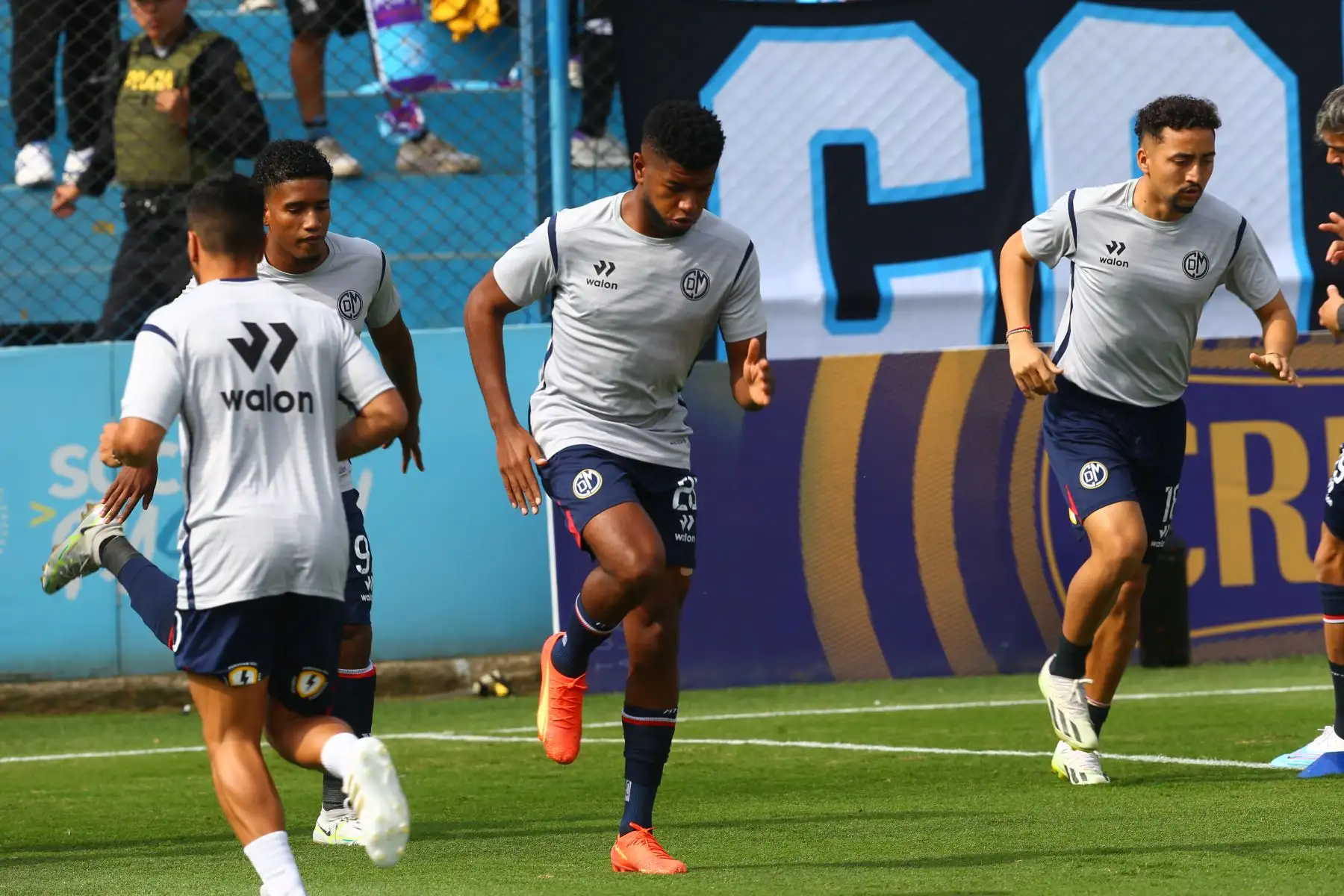 Imágenes previas al encuentro entre Sporting Cristal vs Deportivo Municipal en el estadio Alberto Gallardo Foto: ANDINA/Eddy Ramos