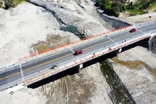 Se trata de los puentes Río Grande, Palpa y Viscas, qie miden entre 30 a 76 metros de largo.