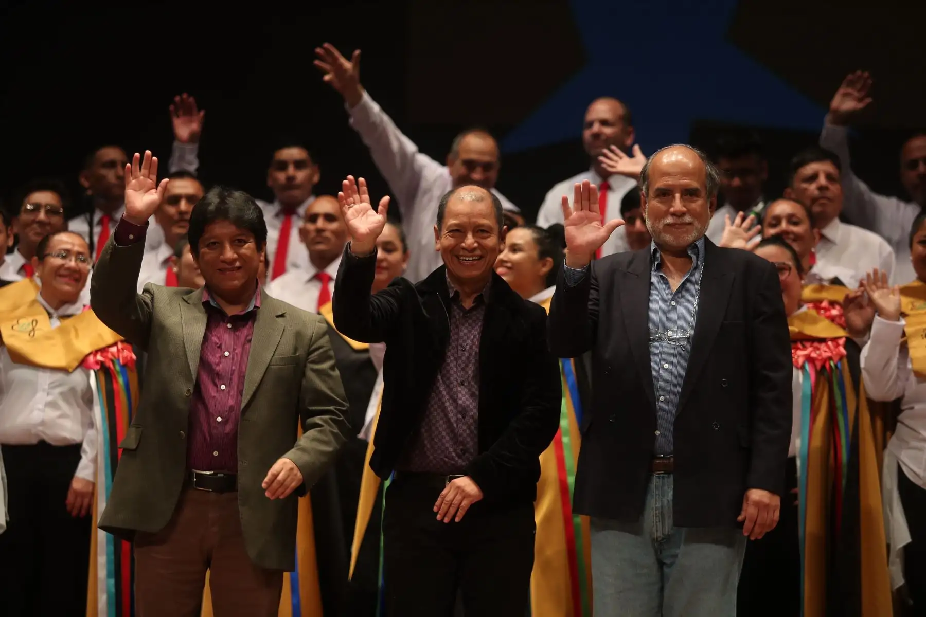 Coro Polifónicos INPE-Orquestando de los establecimientos penitenciarios donde mas de 120 internos estudiantes de música de los talleres de música del INPE se presentaron en el Teatro Municipal Foto: ANDINA/Ricardo Cuba