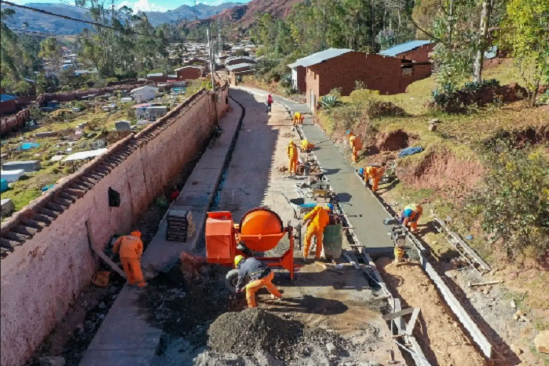 Las obras constan de nuevas pistas, veredas, parques y losas deportivas. Foto: MVCS