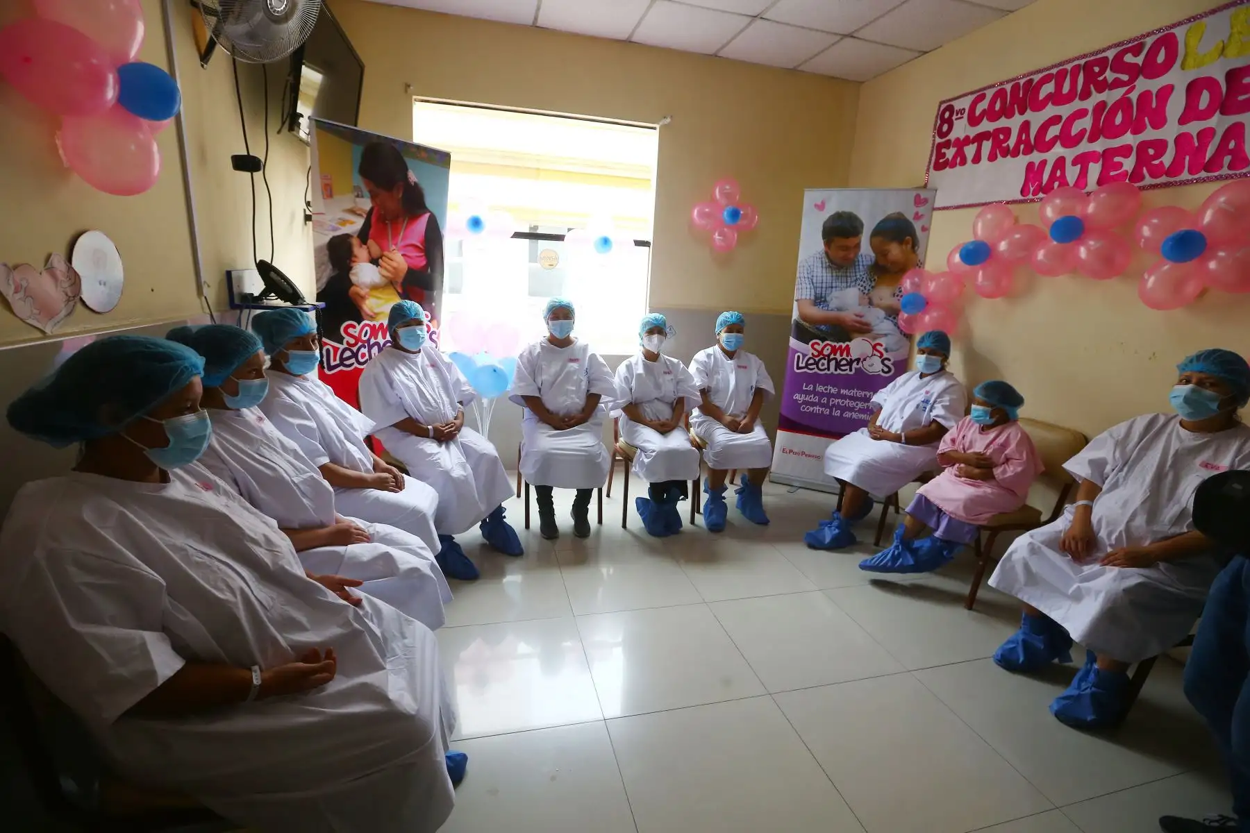 El Ministerio de Salud  a través del Hospital Nacional Docente Madre Niño San Bartolomé, realiza una gran maratón de extracción de leche materna, como inicio de actividades que se desarrollarán durante la semana de la lactancia materna.
Foto: ANDINA/Eddy Ramos
