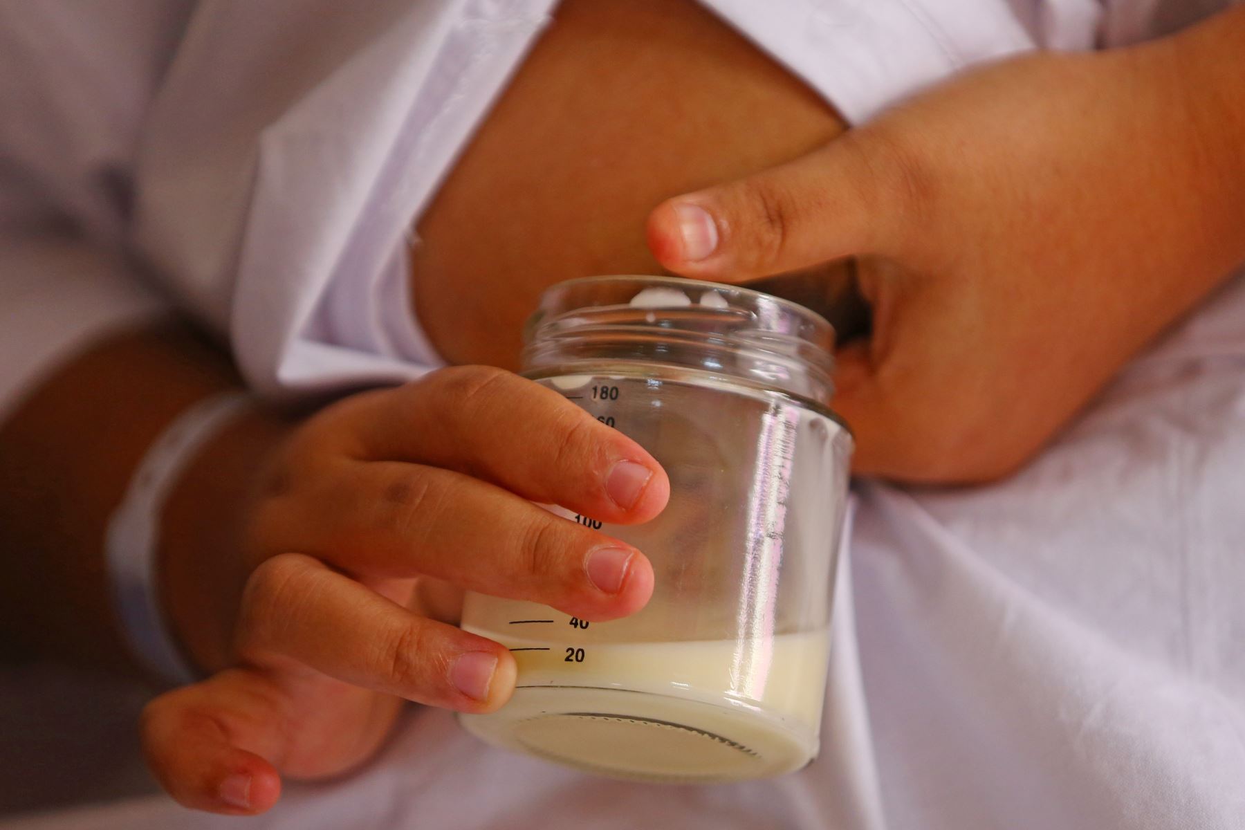 Descubre cómo conservar la leche materna fresca y saludable para tu bebé.Foto: ANDINA/Eddy Ramos