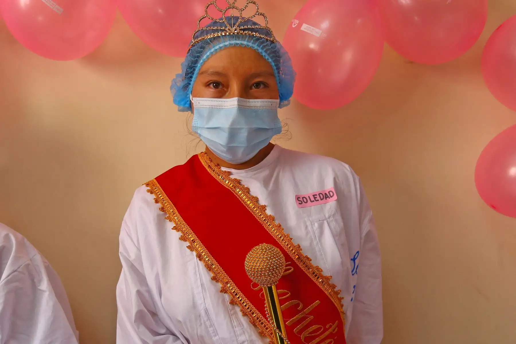 Flamante ganadora gran maratón de extracción de leche materna, realizada en el Hospital Nacional Docente Madre Niño San Bartolomé. El 1er puesto le corresponde a la señora Rosaura Soledad,  quien extrajo 110 mililitros de leche materna en 15 minutos. 
Foto: ANDINA/Eddy Ramos