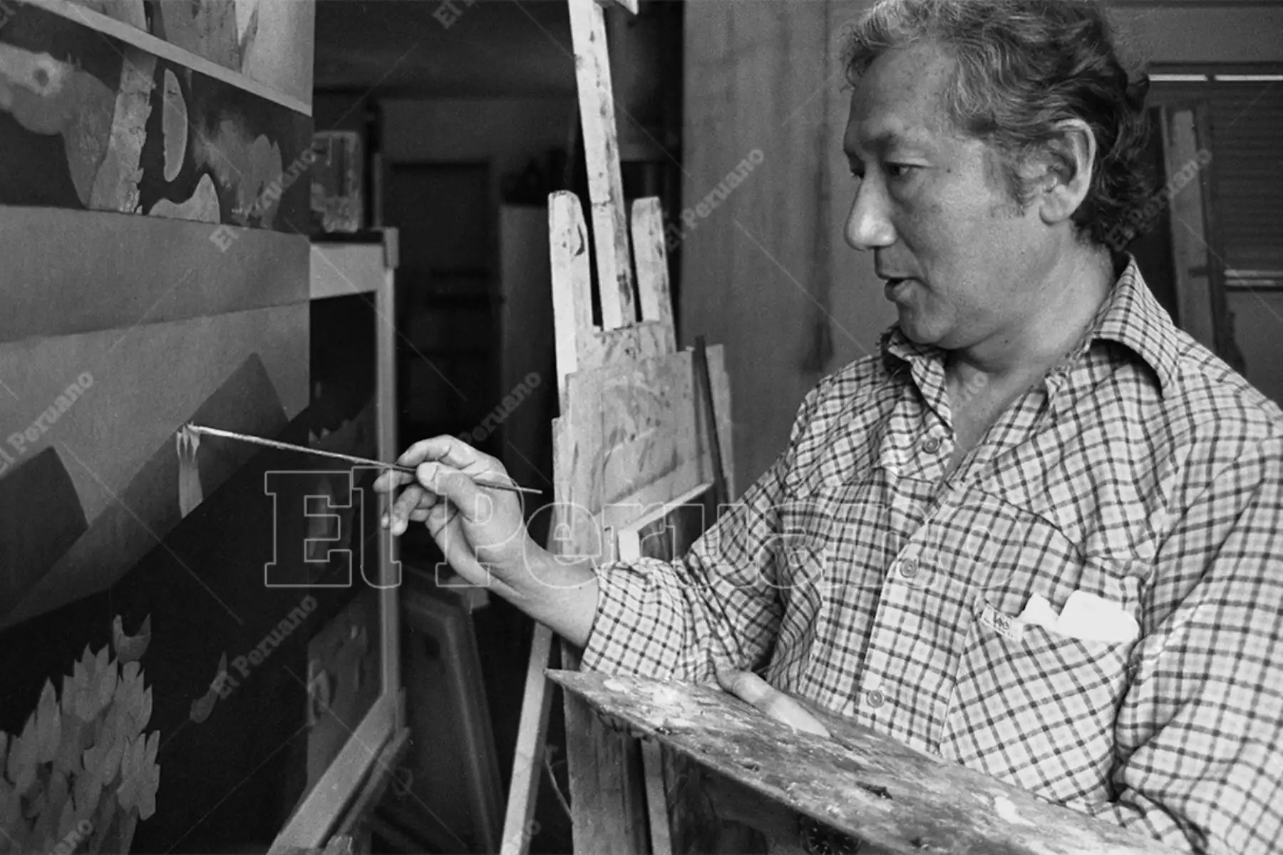 Lima - 31 octubre 1987 / Venancio Shinki, destacado artista plástico. Foto: Archivo Histórico de El Peruano / Pavel Marrul