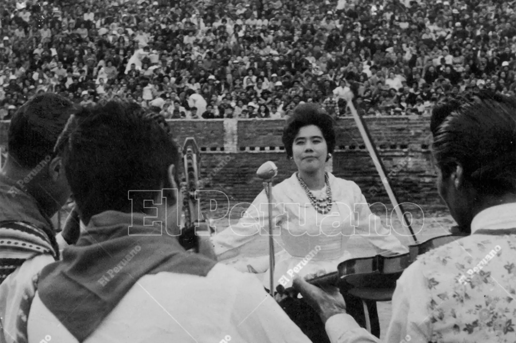 Lima - década de 1960 / Cantante Angélica Harada Vásquez, más conocida como Princesita de Yungay. Foto: Archivo Histórico de El Peruano