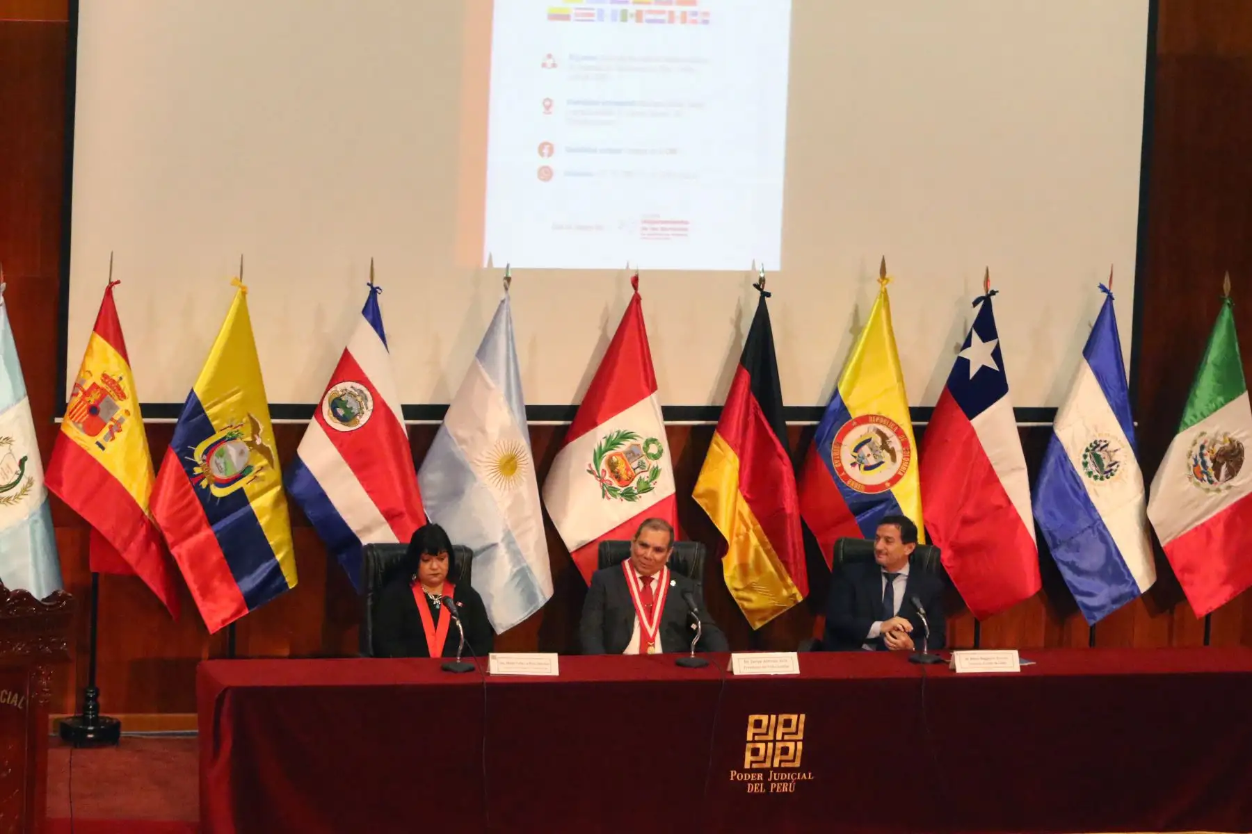 El presidente del Poder Judicial, Javier Arévalo Vela inaugura el Segundo Congreso Internacional de Flagrancia, donde participan jueces, juezas, personal jurisdiccional, comunidad jurídica en general y expositores de 13 países con el objetivo de intercambiar conocimientos y experiencias respecto a los procesos inmediatos por flagrancia delictiva.
Foto: ANDINA/Héctor Vinces