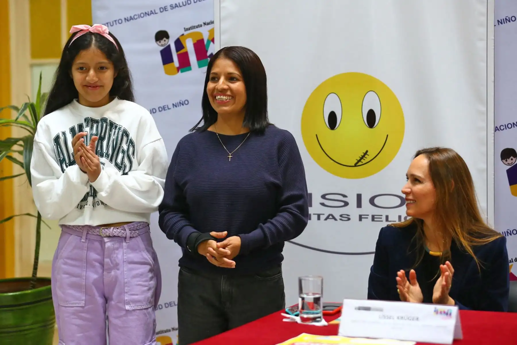 Con la presencia de la Ministra de la Mujer y Poblaciones Vulnerables, Nancy Tolentino Gamarra, el Instituto Nacional de Salud del Niño y la Asociación Civil Misión Caritas Felices, con el respaldo de la ONG Smile Train lanzan la campaña para realizar cirugías a niños peruanos con labio y paladar hendido.
Foto: ANDINA/Eddy Ramos