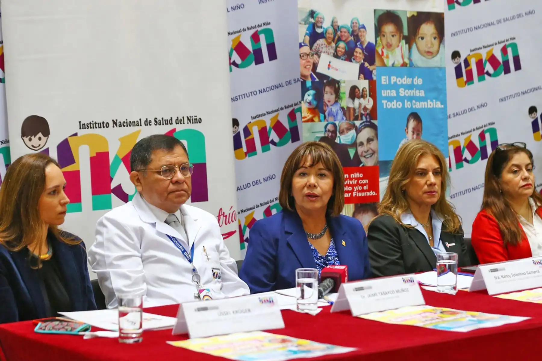 Con la presencia de la Ministra de la Mujer y Poblaciones Vulnerables, Nancy Tolentino Gamarra, el Instituto Nacional de Salud del Niño y la Asociación Civil Misión Caritas Felices, con el respaldo de la ONG Smile Train lanzan la campaña para realizar cirugías a niños peruanos con labio y paladar hendido.
Foto: ANDINA/Eddy Ramos