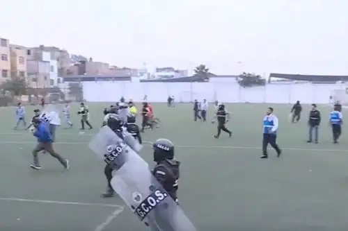 Municipalidad de Ate recupera campo deportivo tras enfrentamiento con vecinos. Foto: ANDINA/capturaTv.