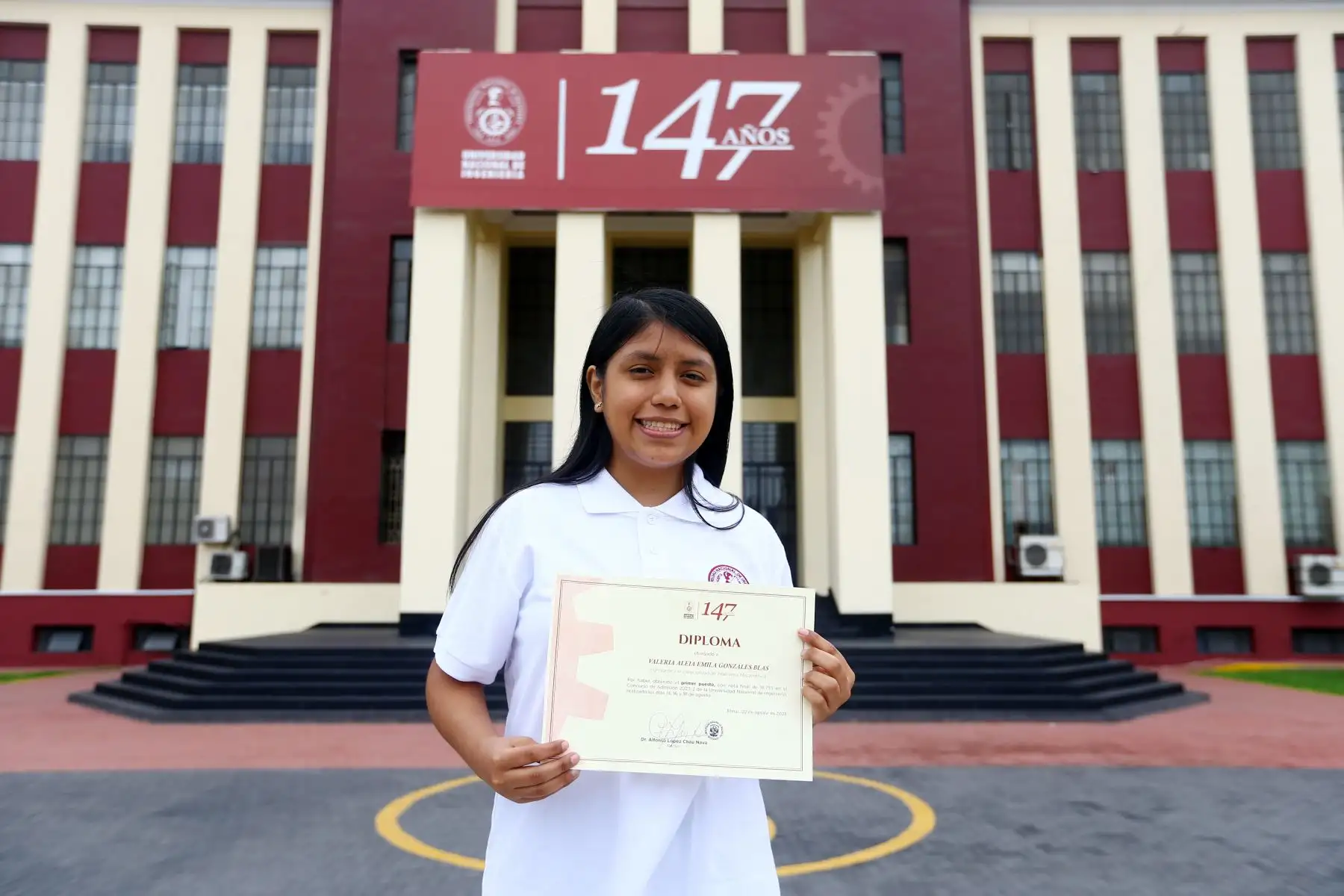 La joven ganadora del primer puesto del examen de admisión a la UNI 20223-II fue Valeria Aleia Emila Gonzáles Blas, quien logró un puntaje de 18.735. Foto:ANDINA/Eddy Ramos
