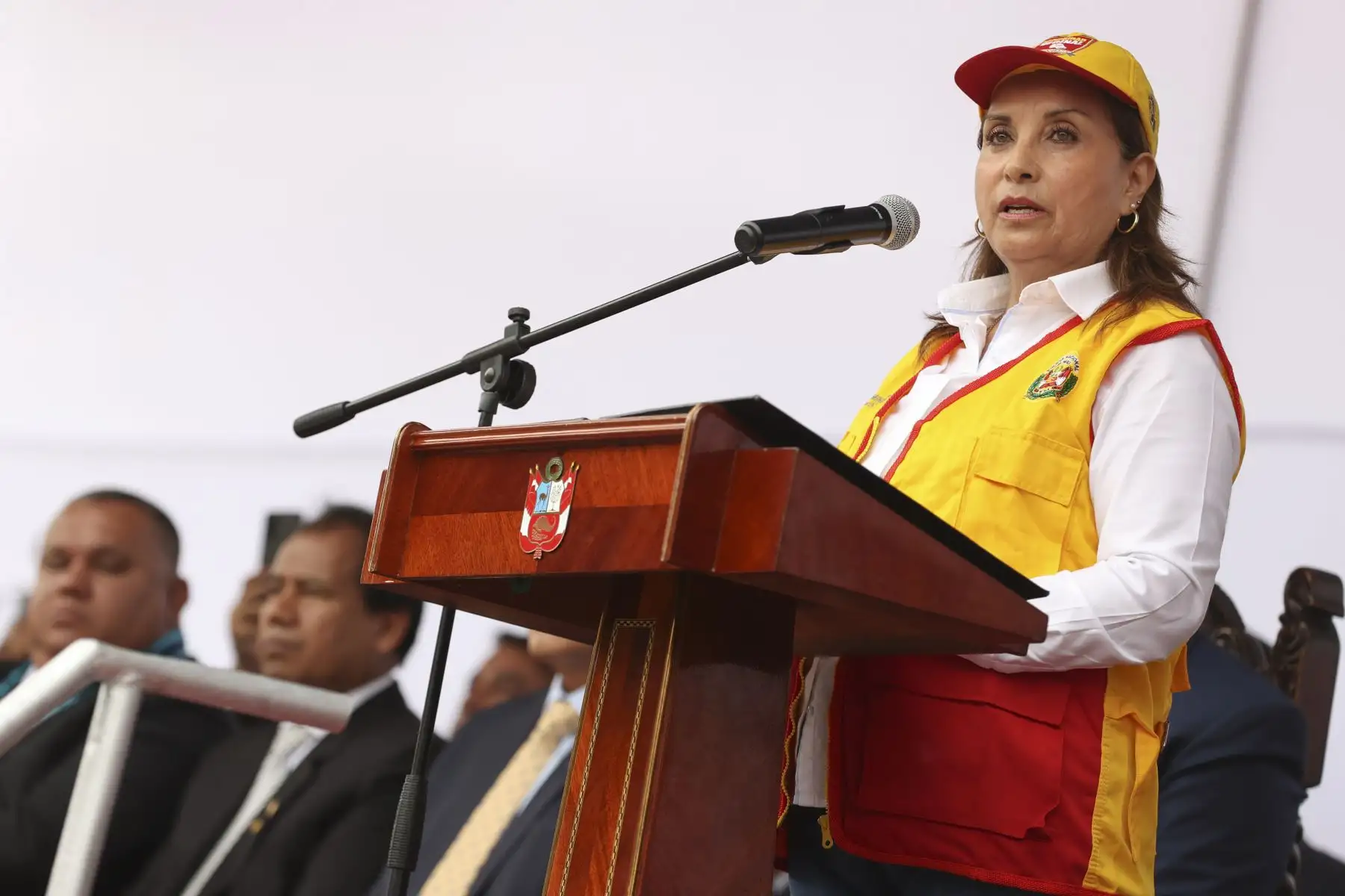 La presidenta de la República, Dina Boluarte, participó junto al ministro del Interior, Vicente Romero, de la ceremonia por el XXVI Aniversario de la Dirección de Seguridad Ciudadana de la Policía Nacional. Los integrantes de las juntas vecinales de Lima y el Callao le dieron un cálido recibimiento a la jefa de Estado a su llegada a la ceremonia.
Foto: ANDINA/Presidencia Perú
