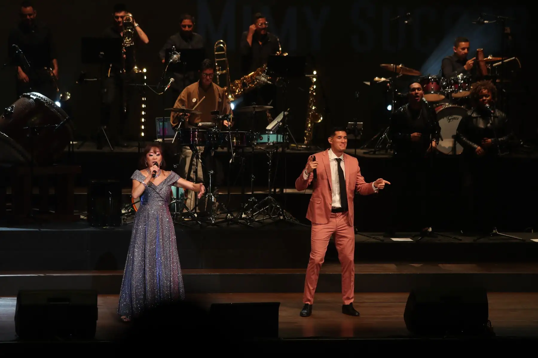 Concierto por el 150 aniversario de relaciones diplomáticas entre Perú y Japón "Lazos Kizuma".
Kazufumi Miyazawa cantante y compositor japonés Tony Succar  artista peruano japonés residente en Miami  y Mimy Succar Cantante Peruana-Japonesa Foto: ANDINA/Ricardo Cuba