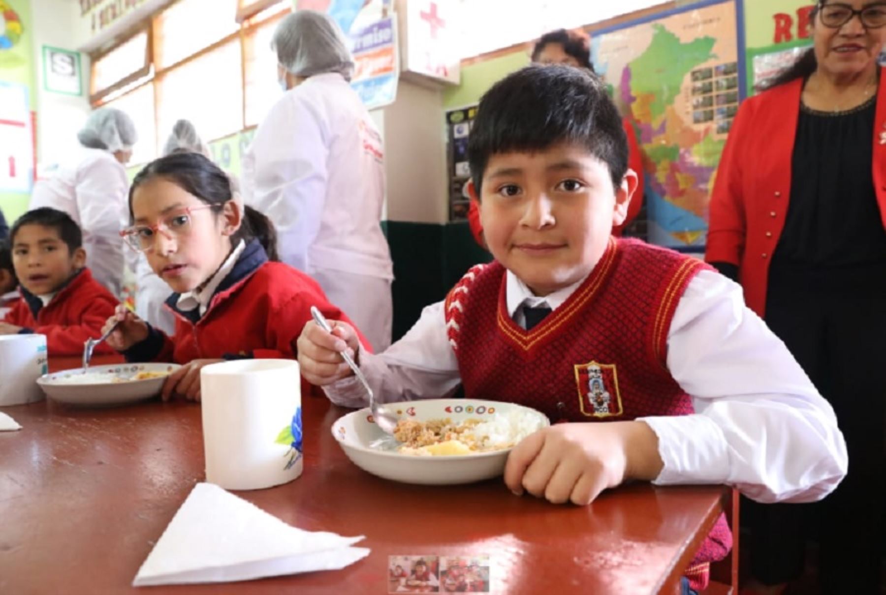 El programa Qali Warma atiende con desayunos escolares nutritivos a alumnos de todo el país. Foto: ANDINA/Difusión