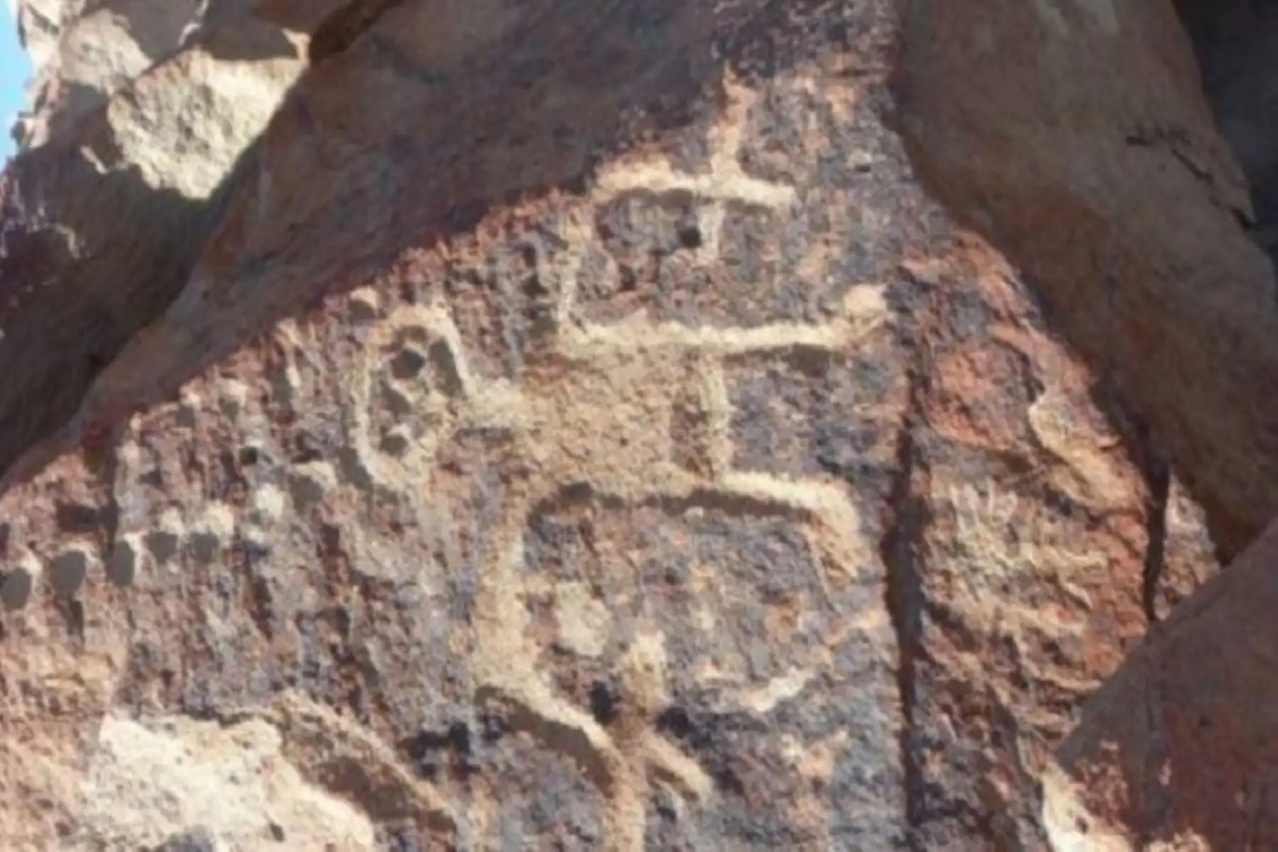 Su importancia, valor y significado se debe a su doble funcionalidad al tratarse de un calendario astronómico agrícola y un camino sagrado antiguo que deben ser materia de protección, restauración, investigación, conservación, puesta en valor y difusión.